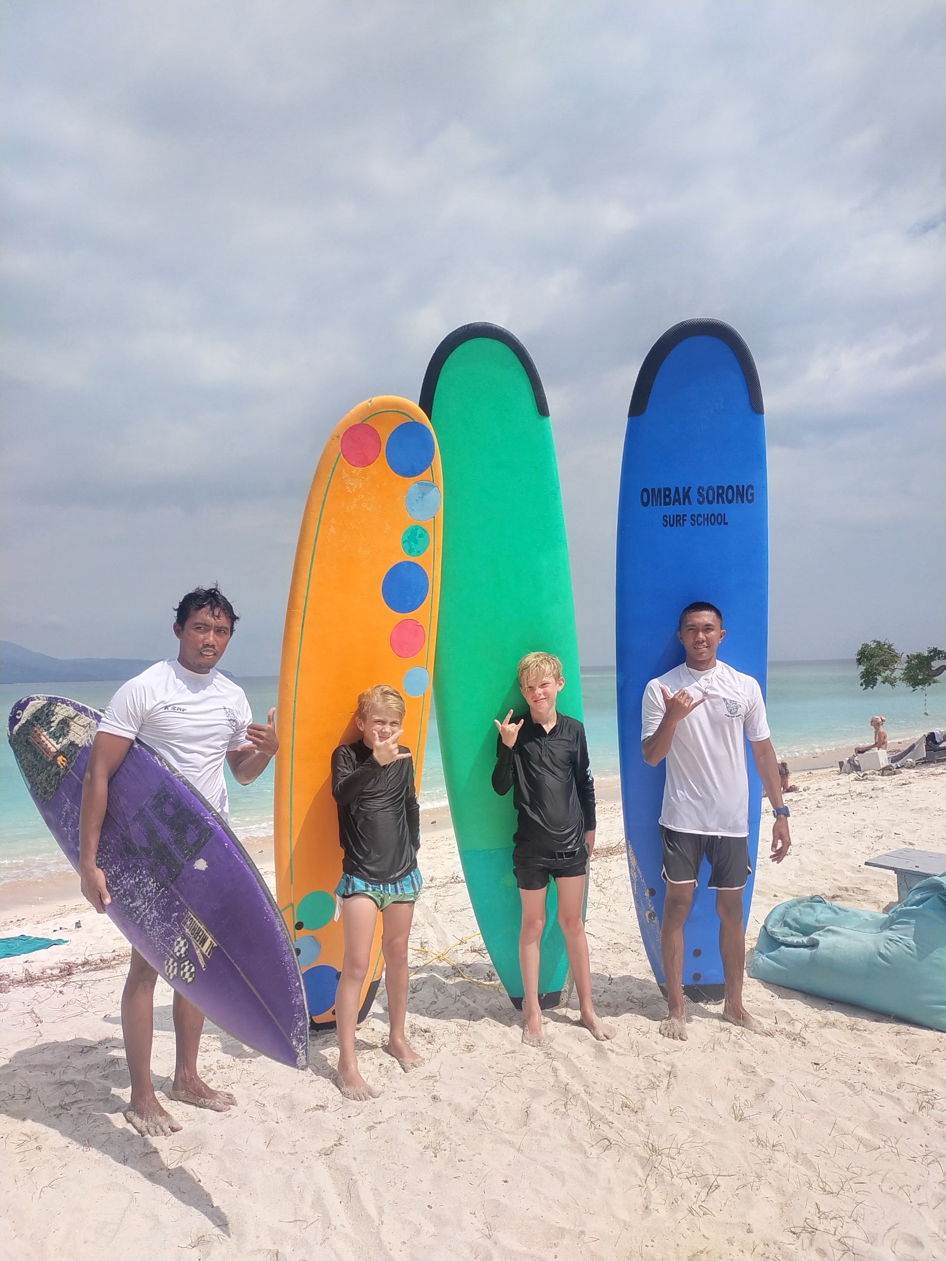 ISLAND SURFSCHOOL GILI TRAWANGAN