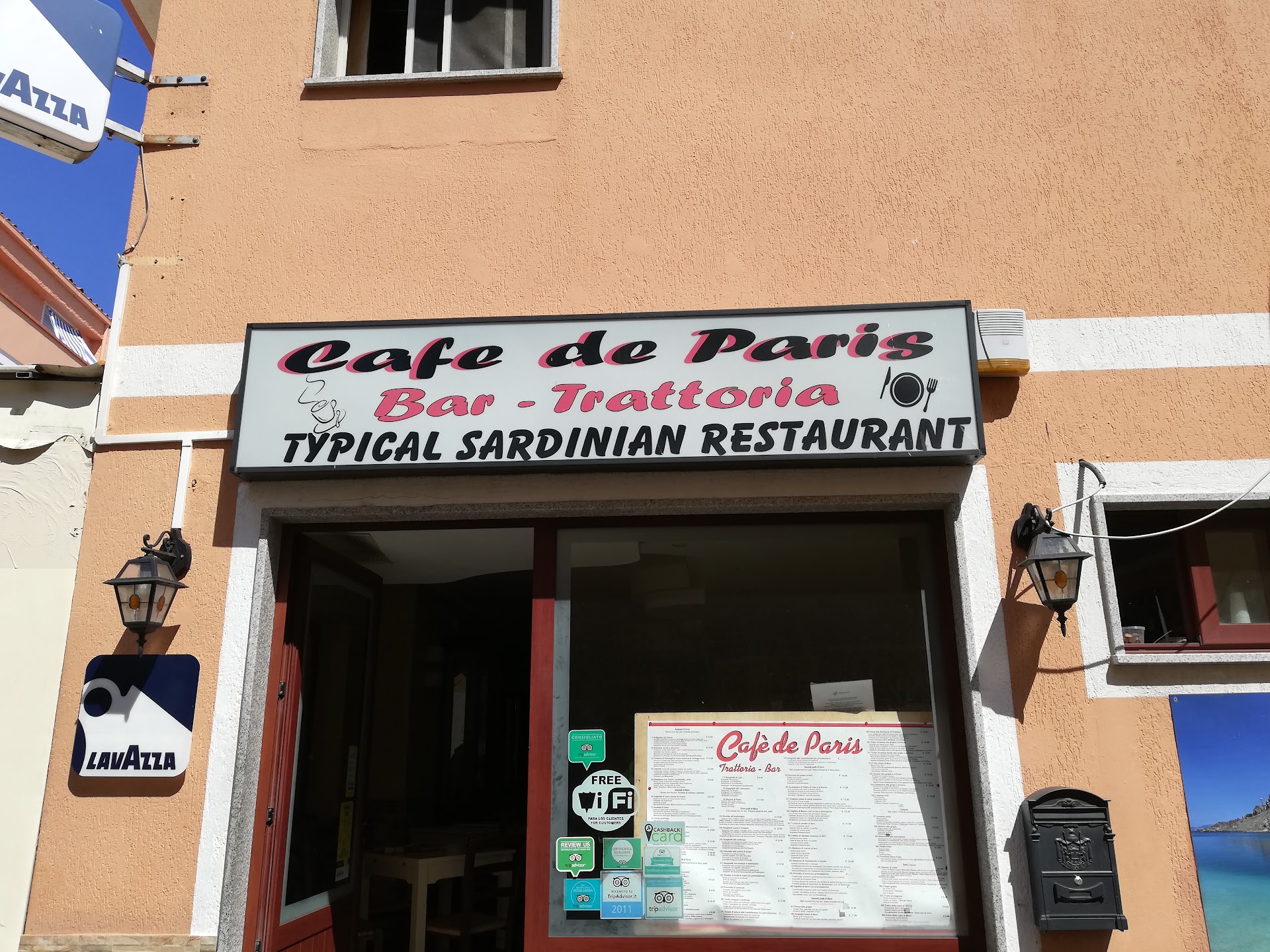 Cafe' de Paris
