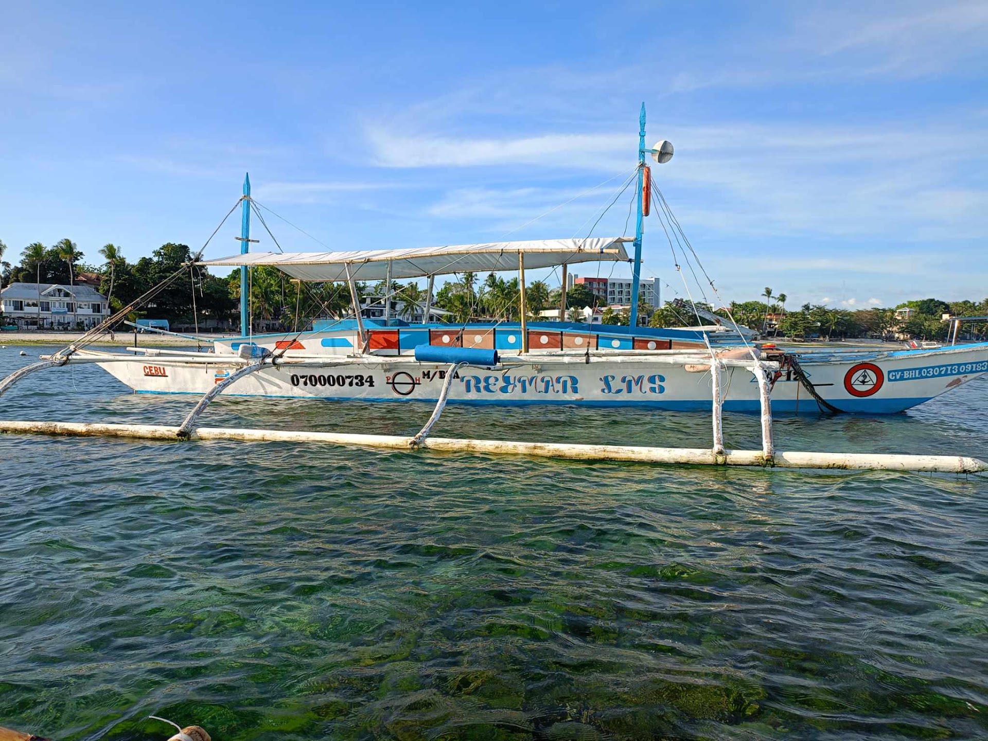 Yacht Charter in Alona Beach