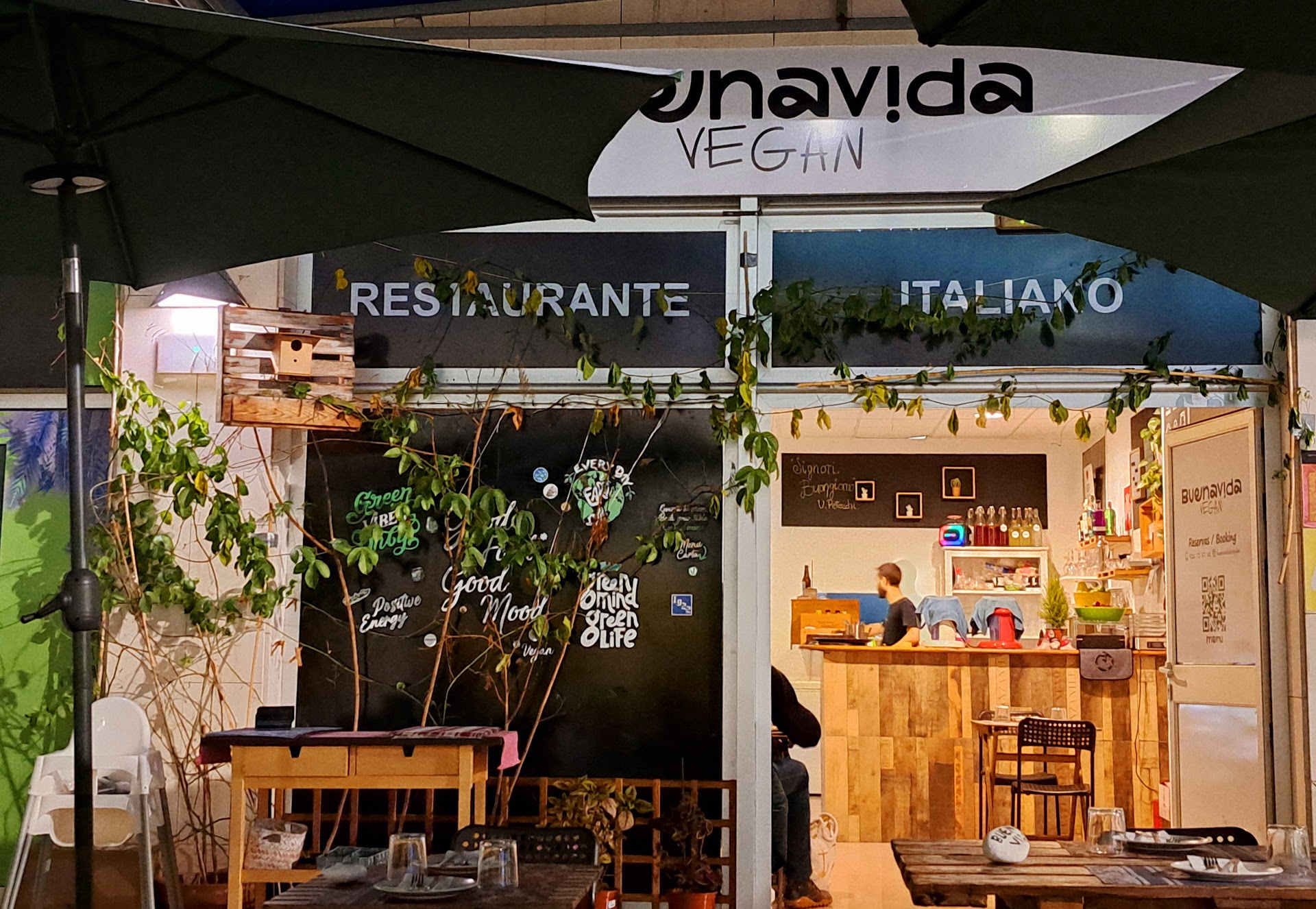 Buenavida Vegan (booking is required)