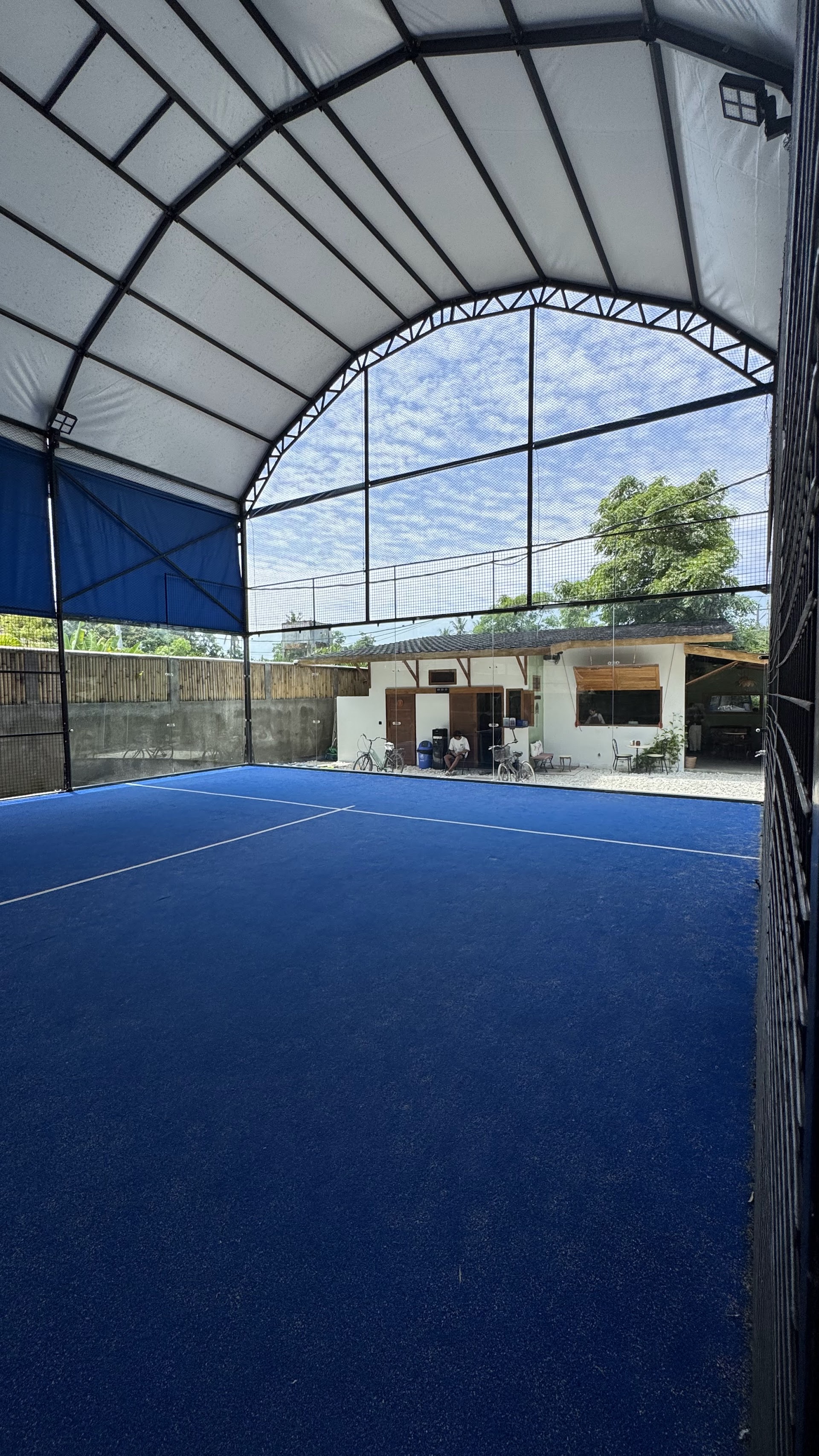 Padel Gili Air