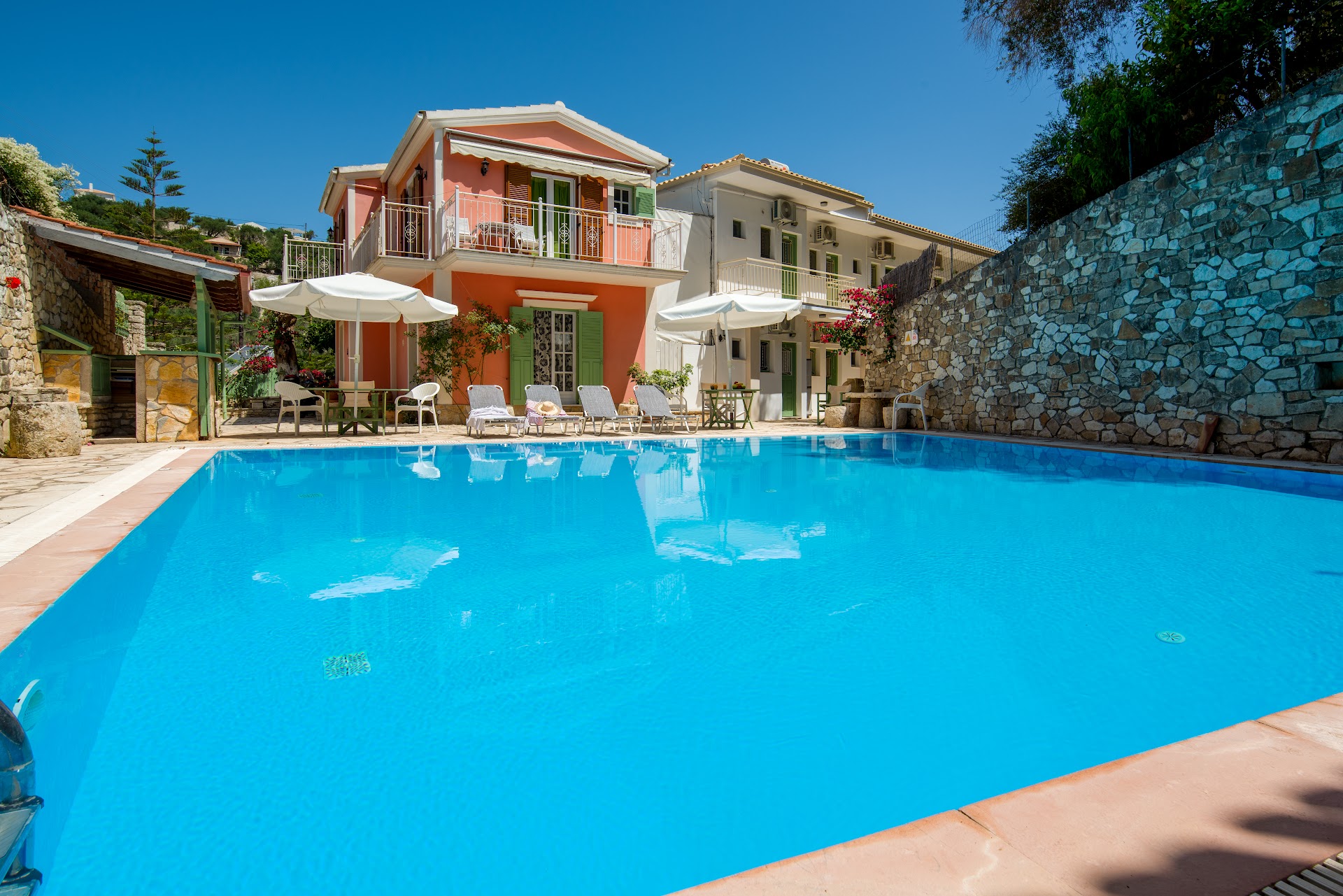 Soustas Apartments