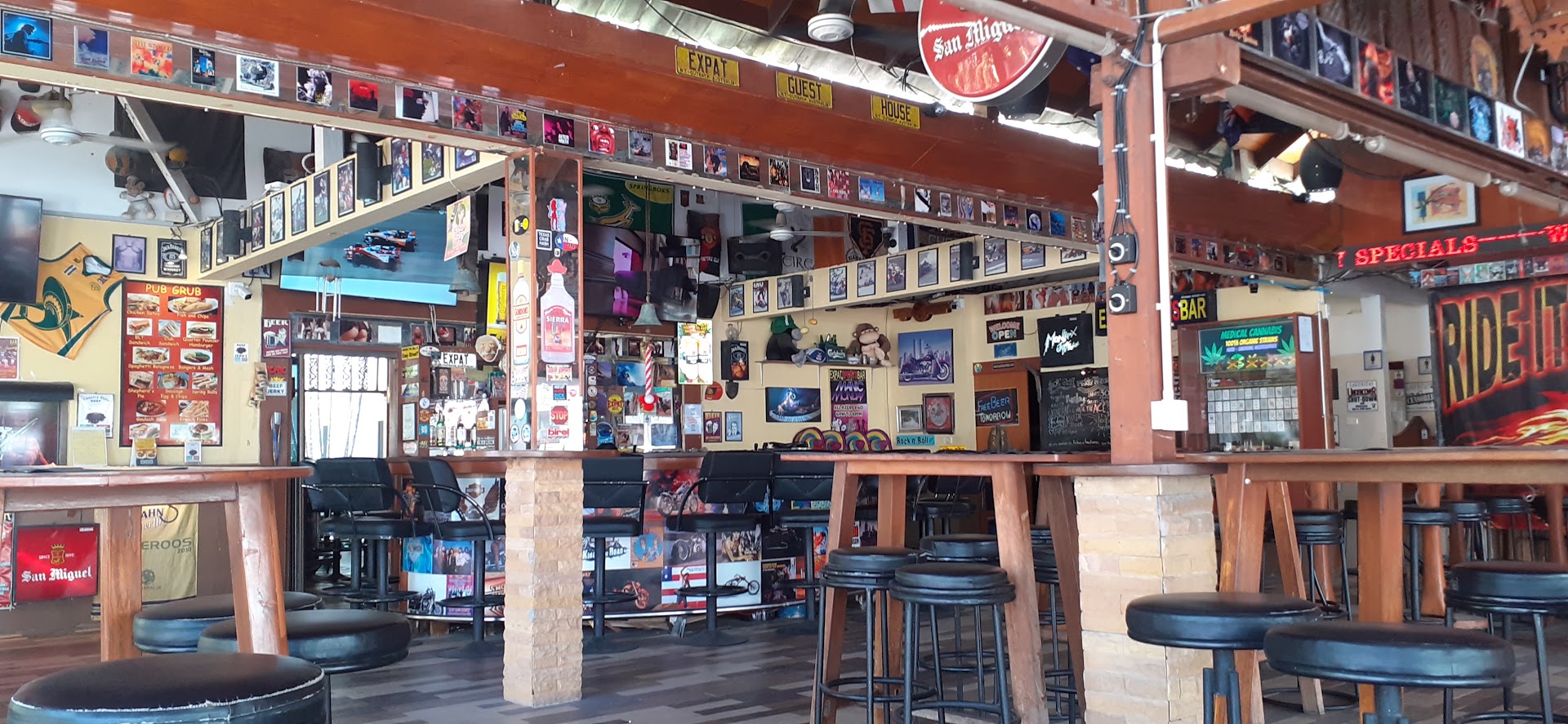 Expat Sports Bar
