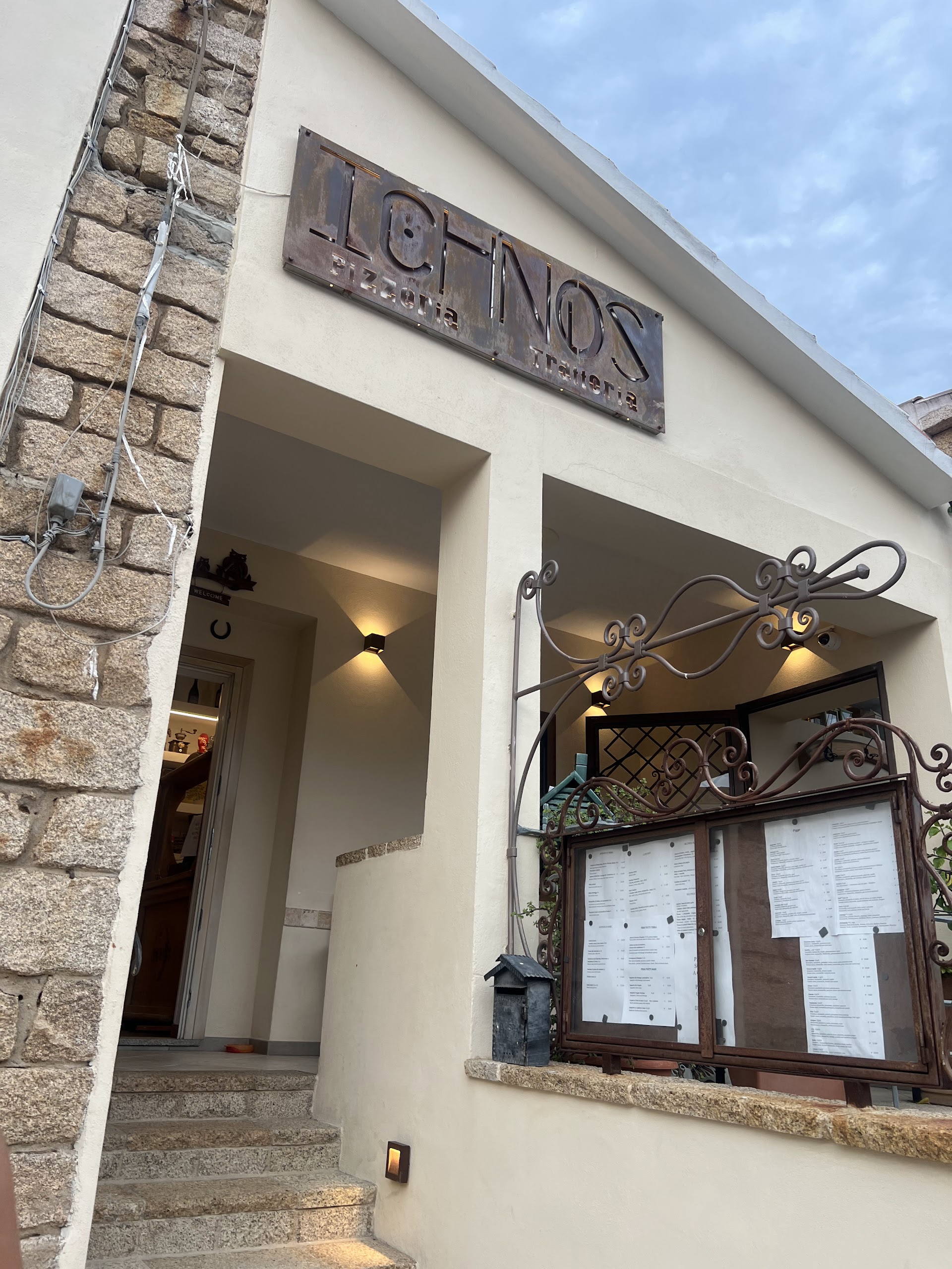 Ichnos Food & Pizza