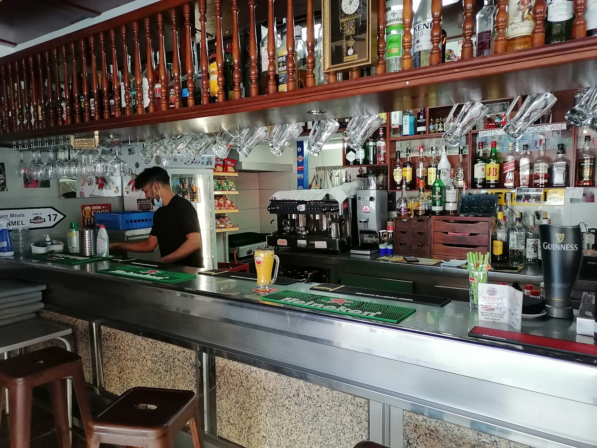 Buddy's Bar