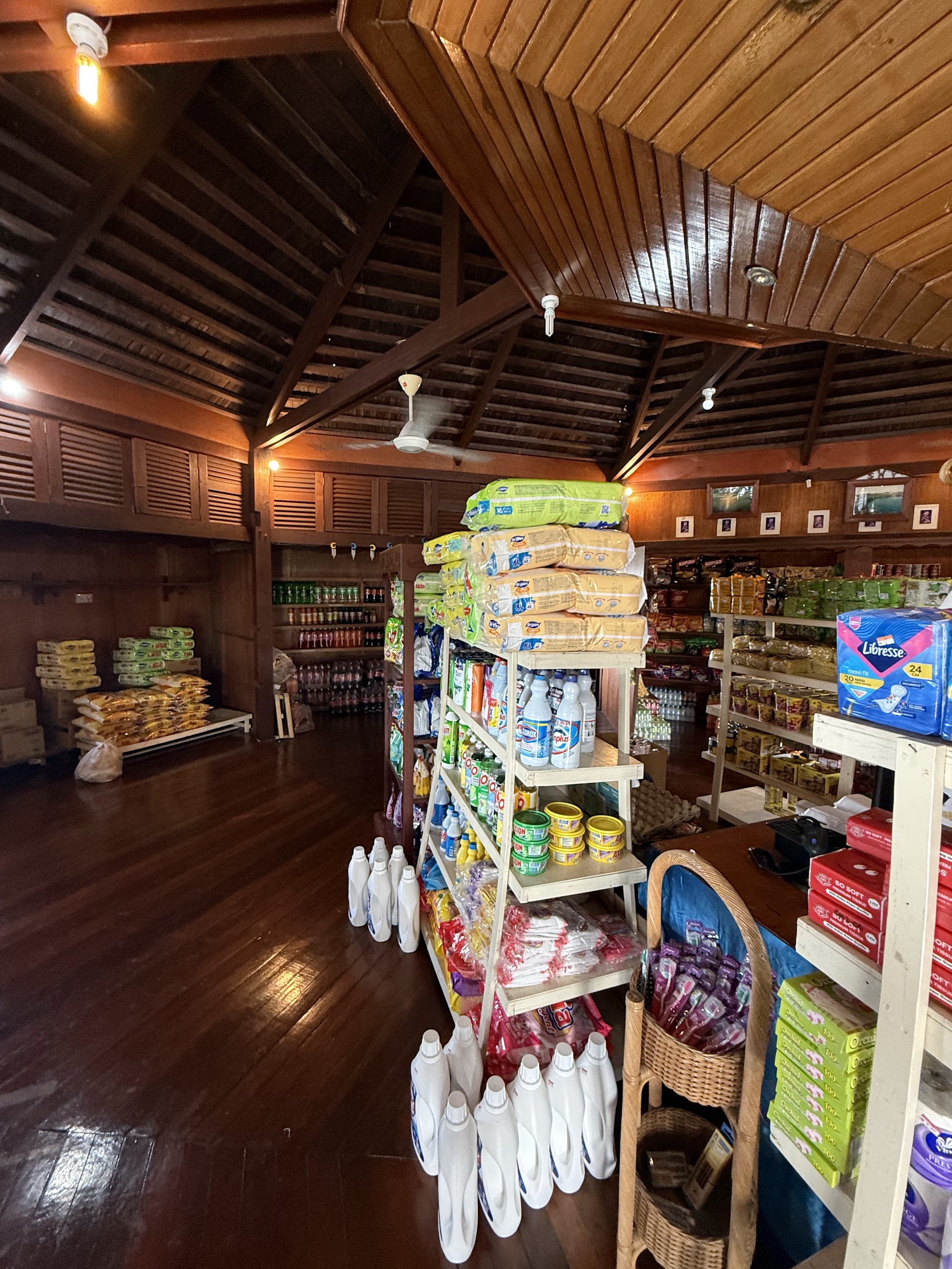 Supermarkets & Groceries in Mabul Island