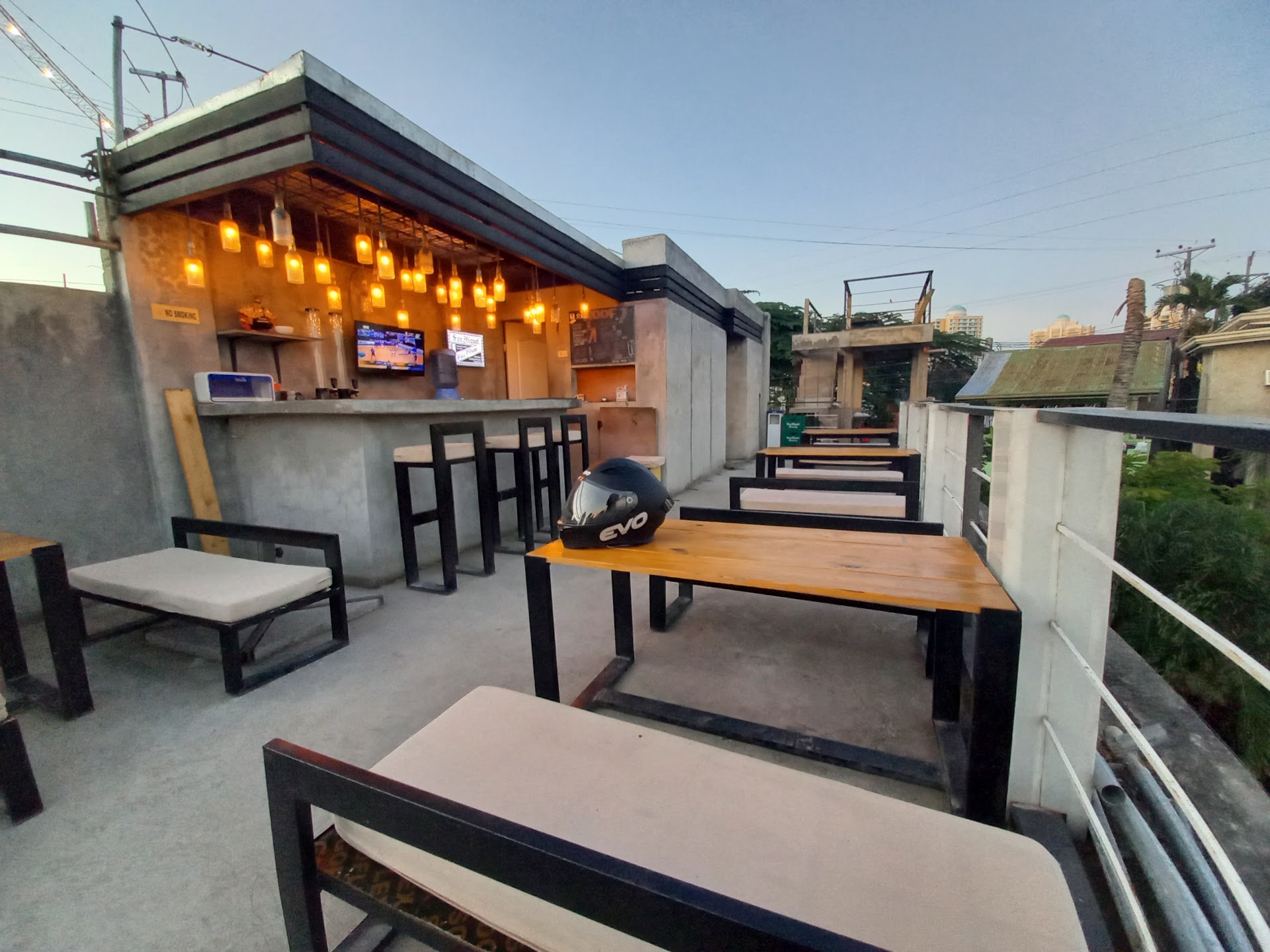 Roof 71 Bistro+Bar