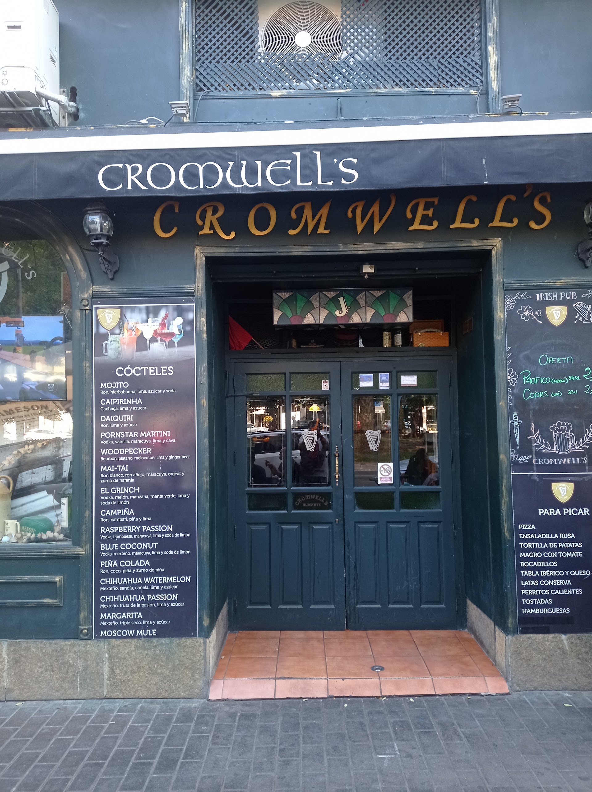 PUB CROMWELL'S