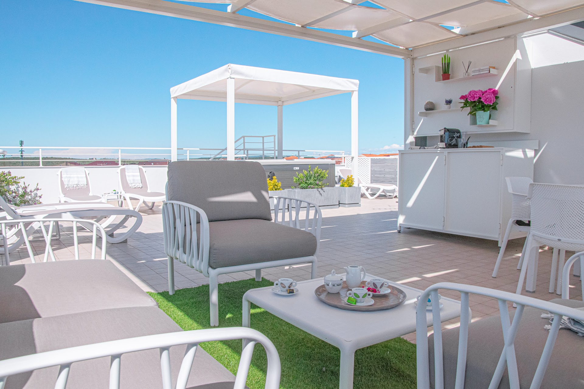 Skyfive Apartments