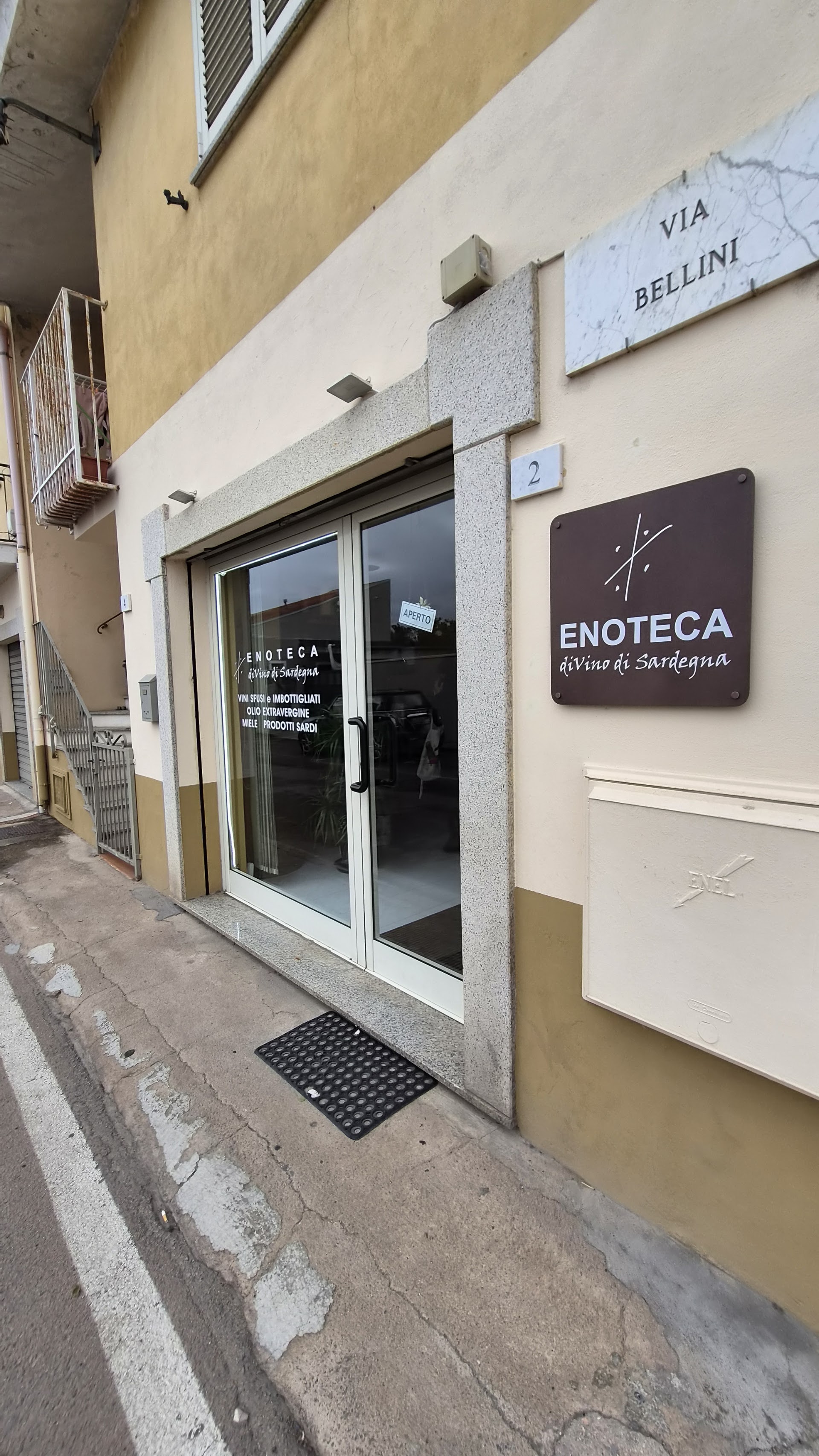 Enoteca Di Vino Di Sardegna