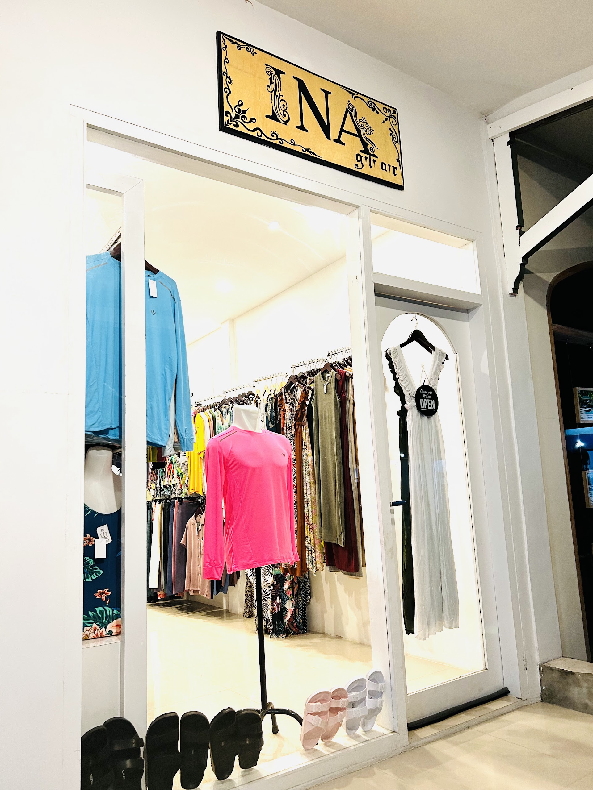Aina Shop Gili air