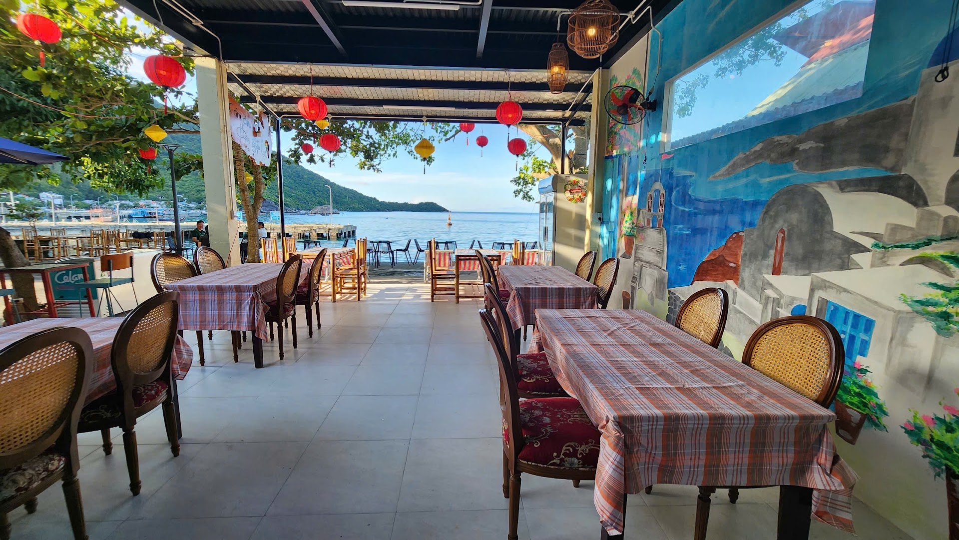 Cham Eco Restaurant & Bar