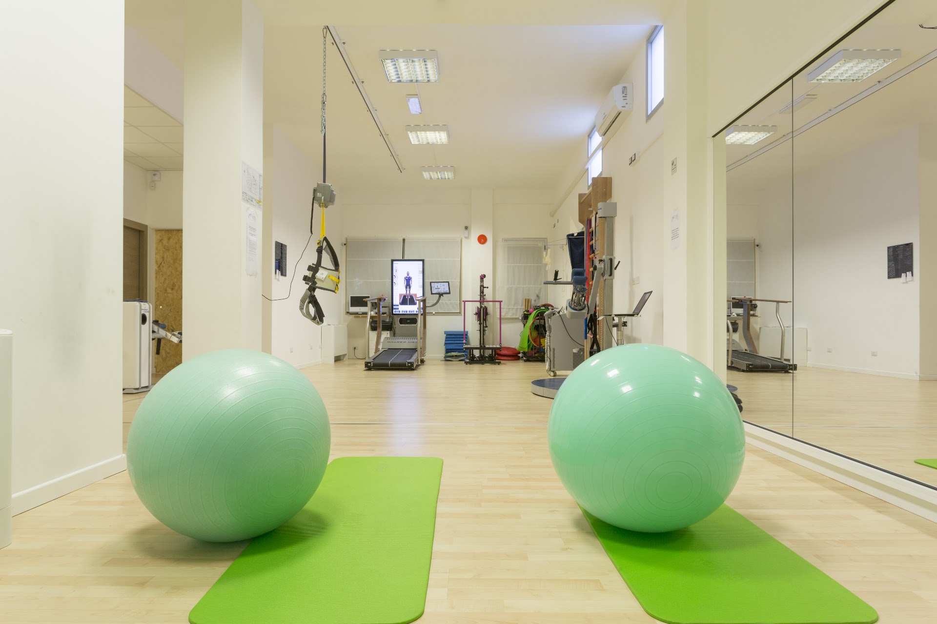 Health Clinic Fisioterapia • Medicina • Movimento
