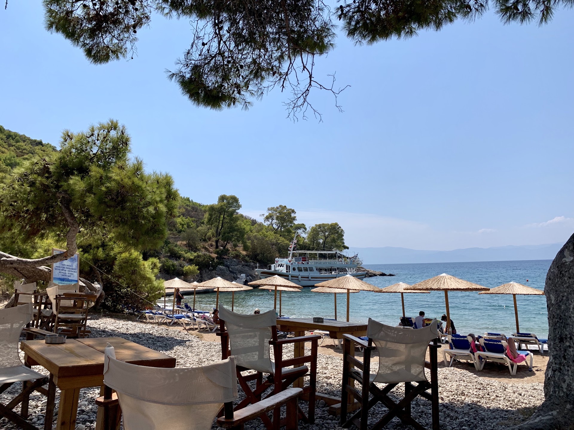 Paraskevi Manolis Beach Bar