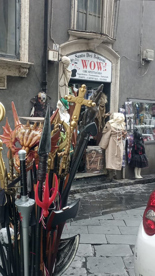 WOW CHE SPETTACOLO (Santo dei Bottoni) - Costumi Catania