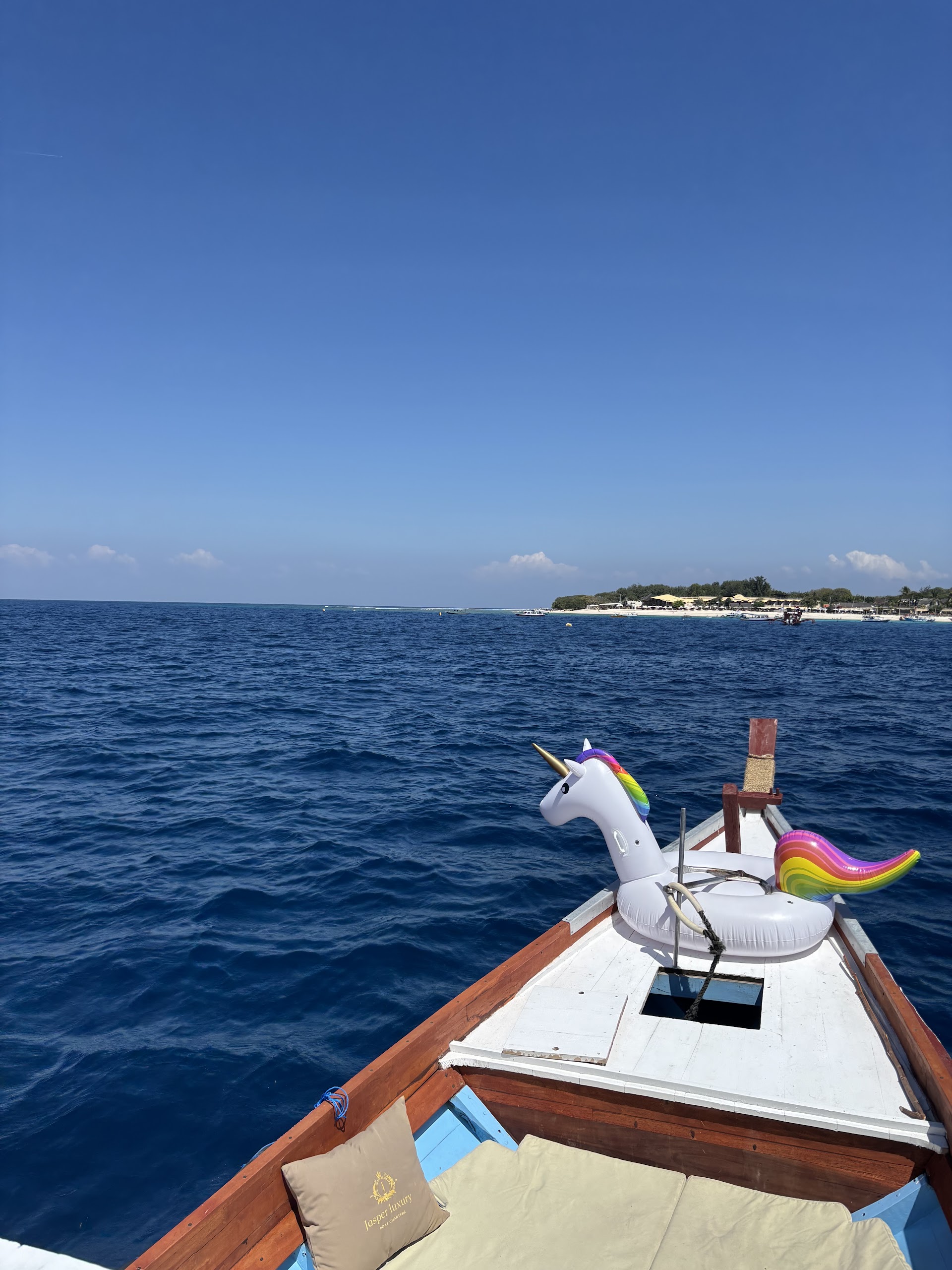 Jasper Luxury Boat Charters Gili