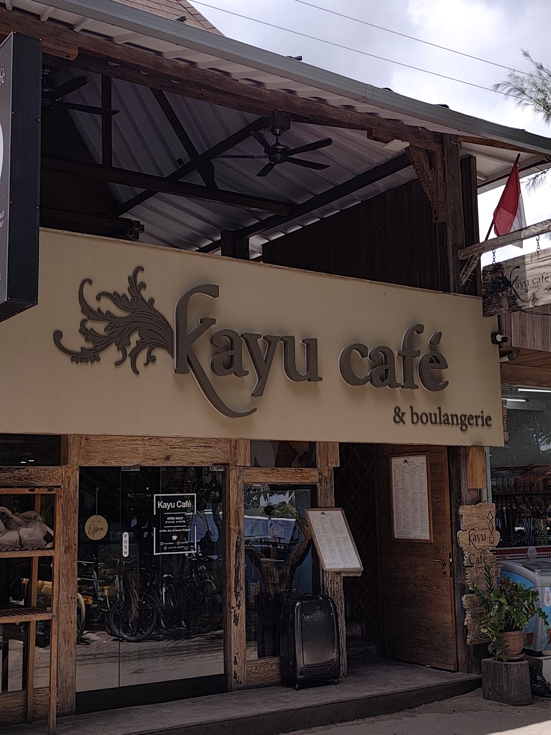 Kayu Cafe and Restaurant