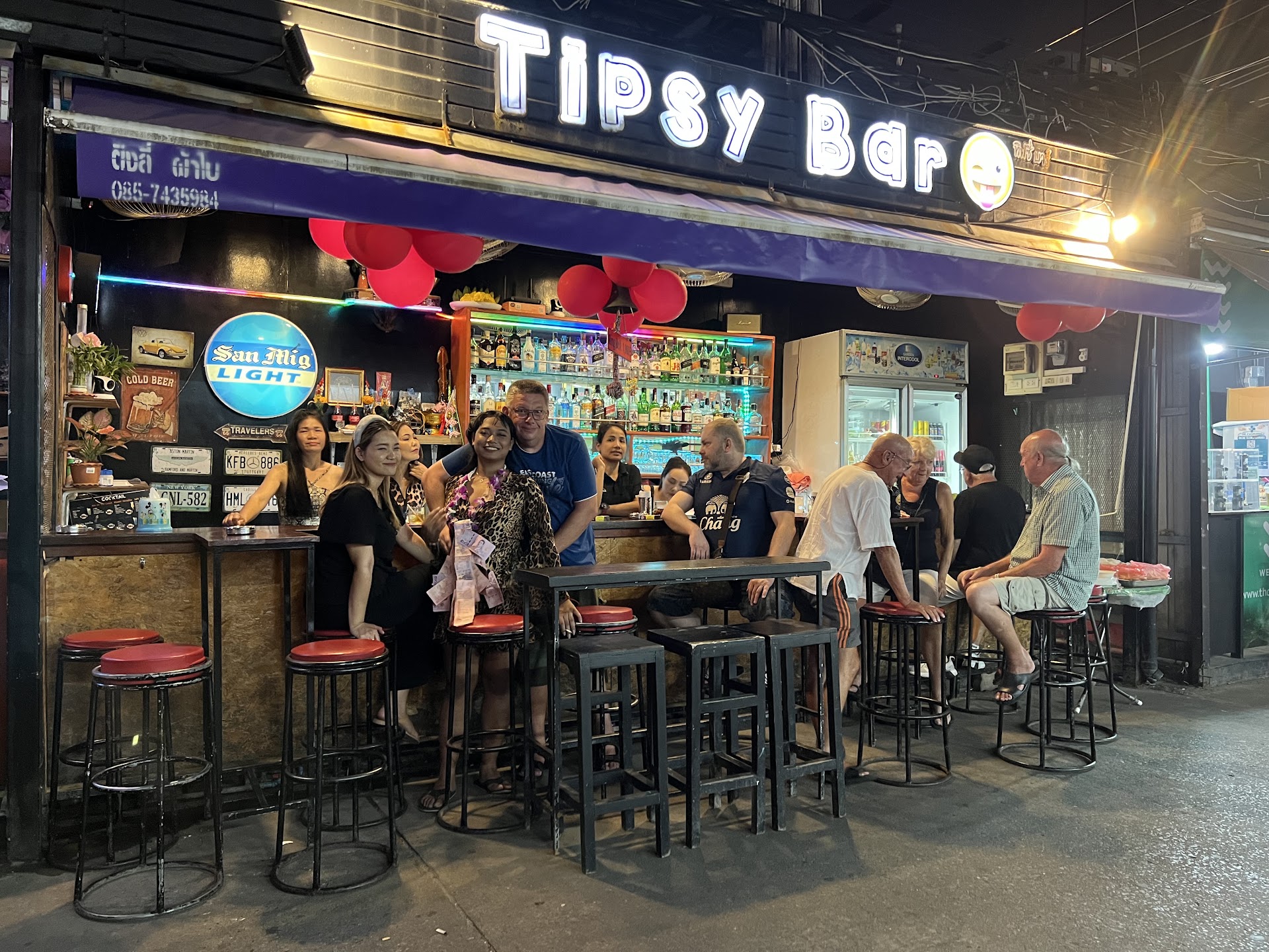 Tipsy Bar,Patong Phuket,The side of Tai Pan