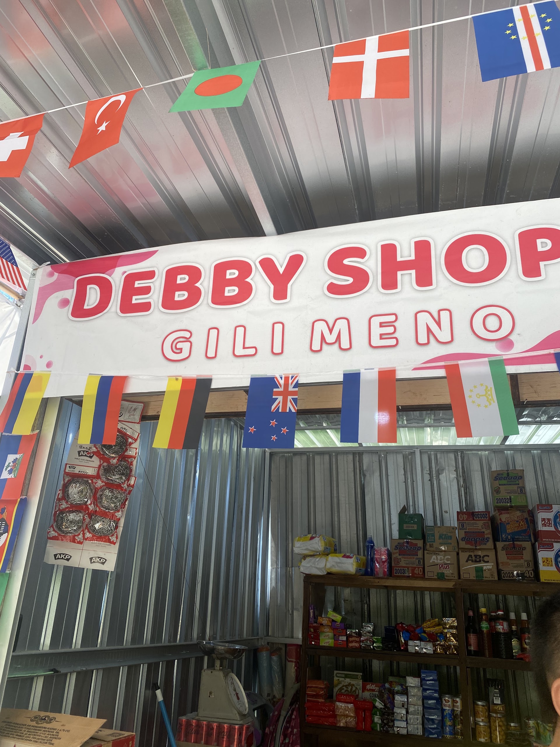 Debby Shop 2