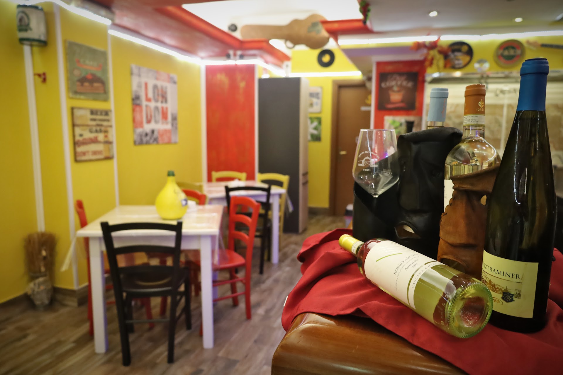 Enopolium Wine Bar
