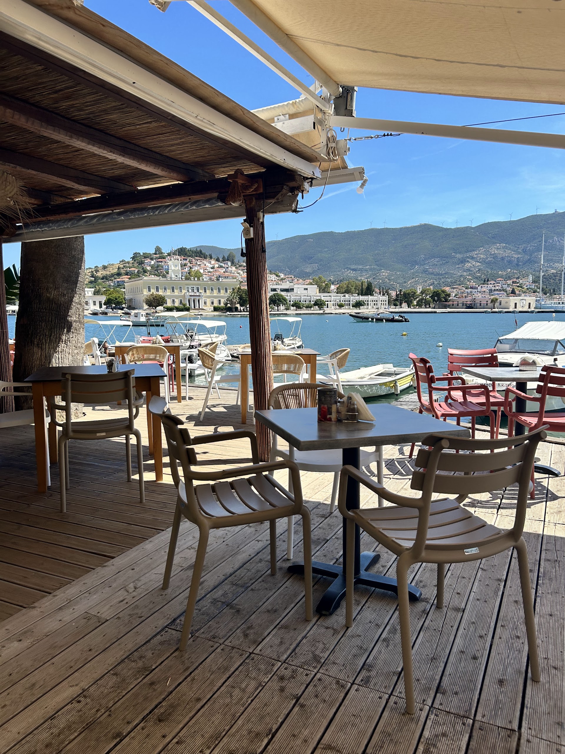 Aura Cafe - Coffee & Breakfast