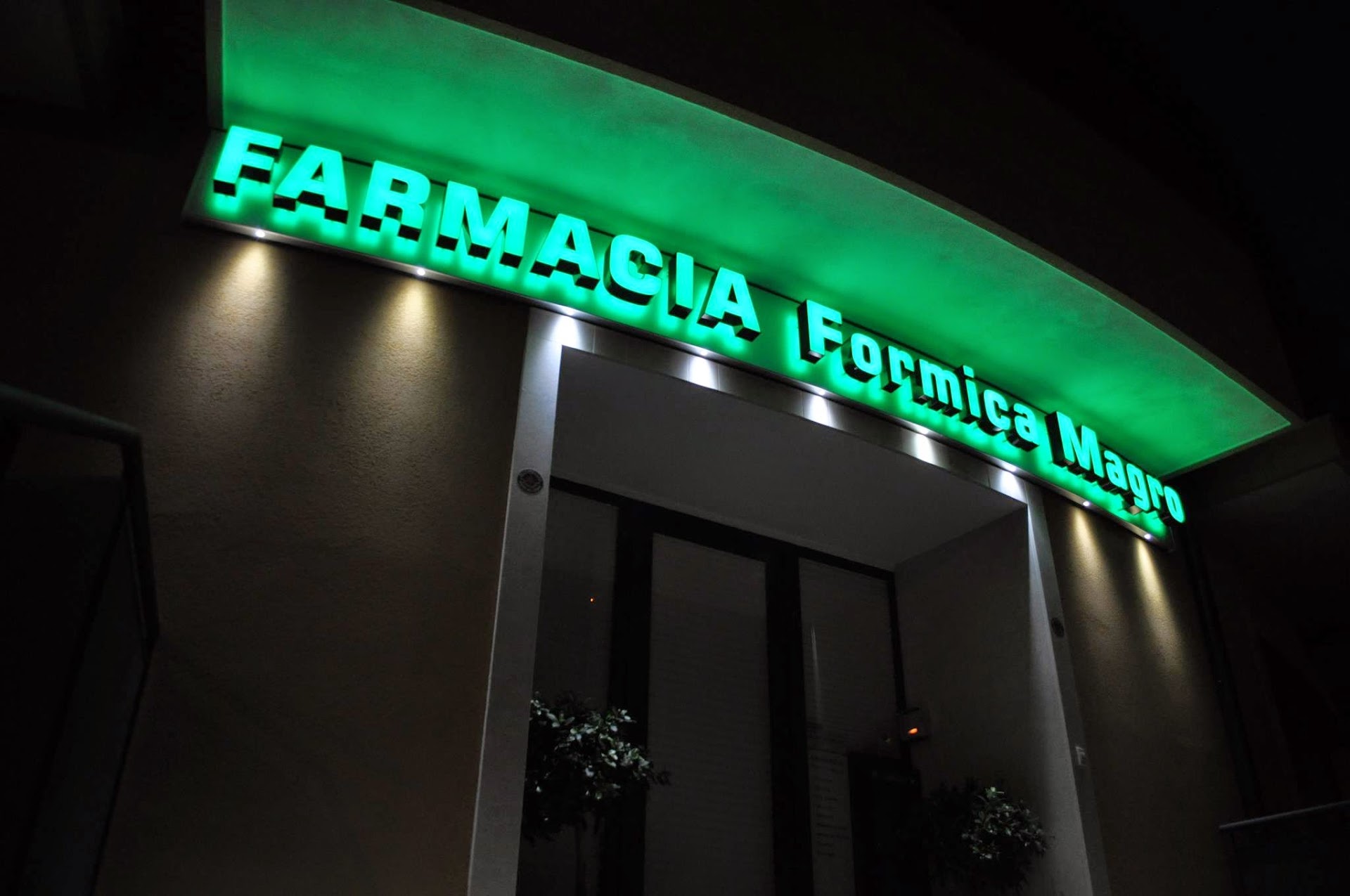 FARMACIA FORMICA MAGRO