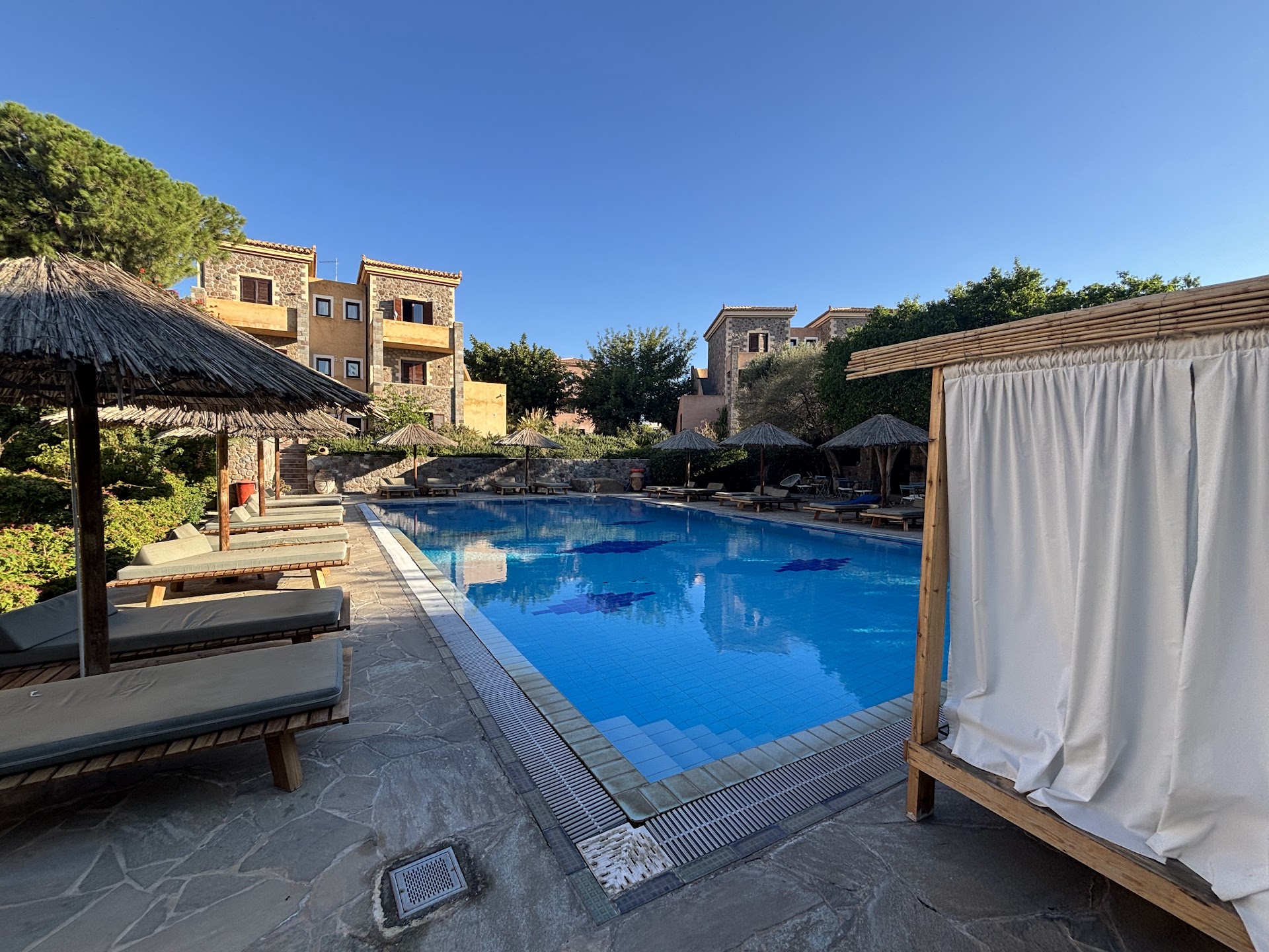 Angelina Boutique Escape