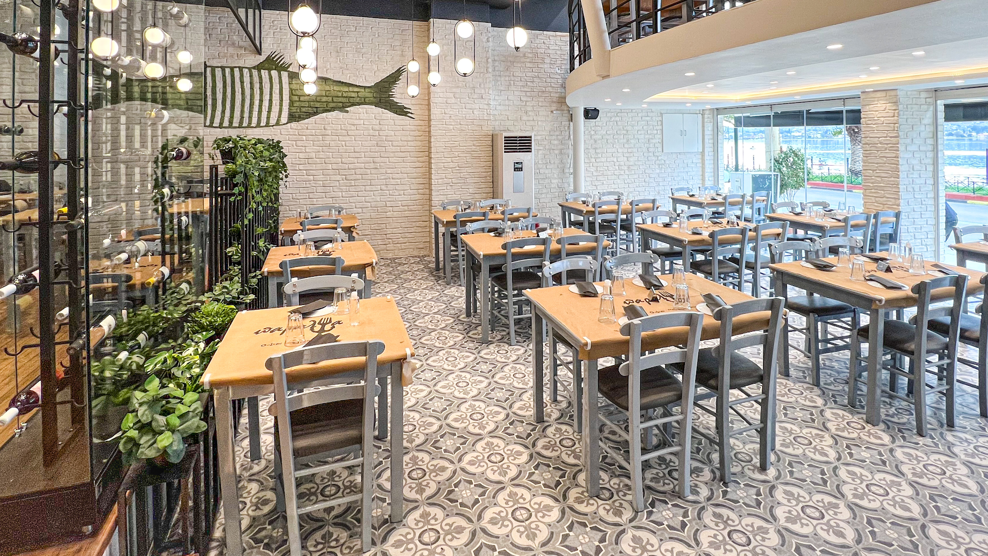 Ouzeri Paralia - Tavern