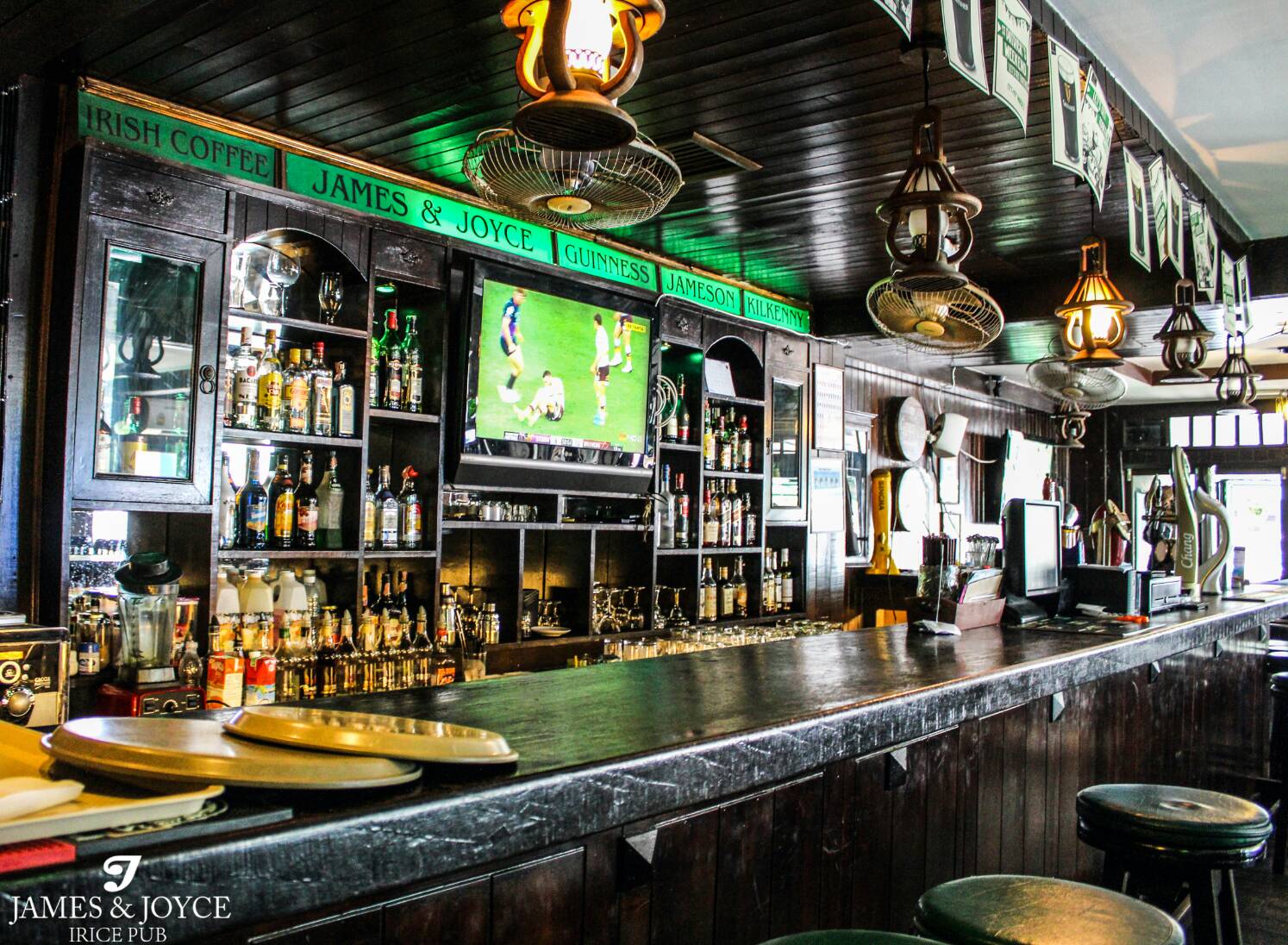 James and Joyce irish pub