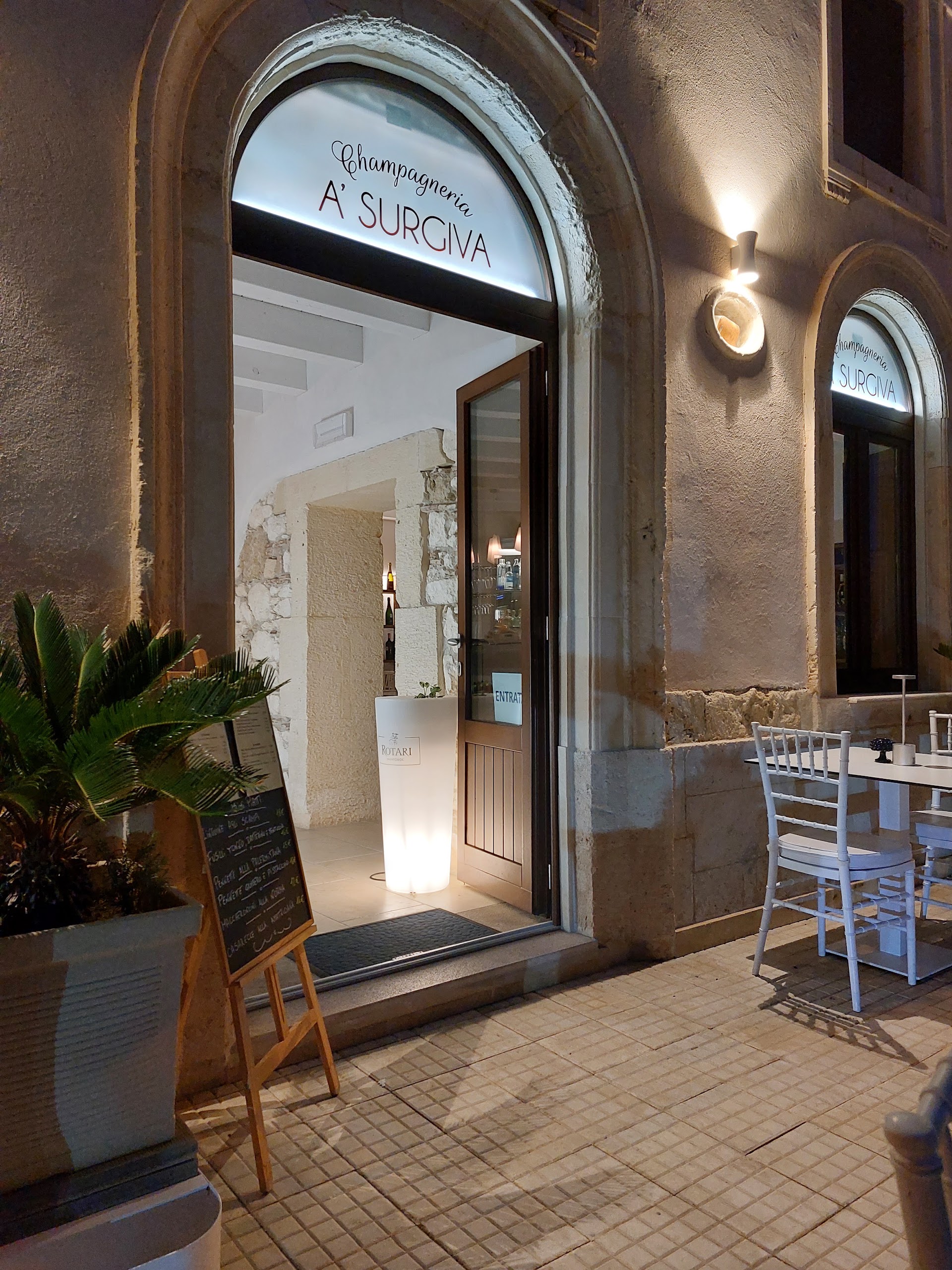 A' Surgiva - Champagneria Bistrot