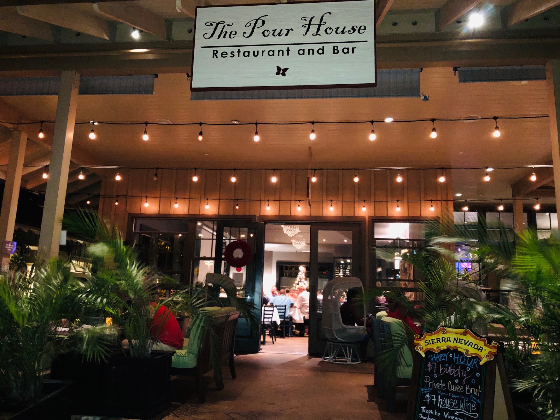 THE POUR HOUSE Italian Kitchen and Wine Bar
