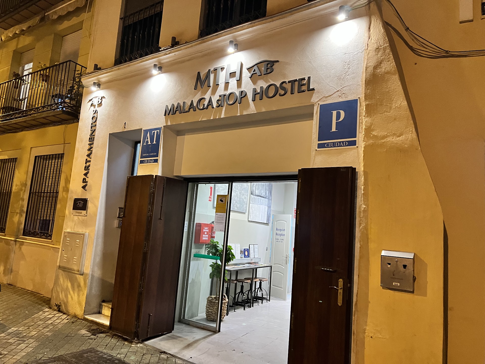 MTH AB Malaga Top Hostel