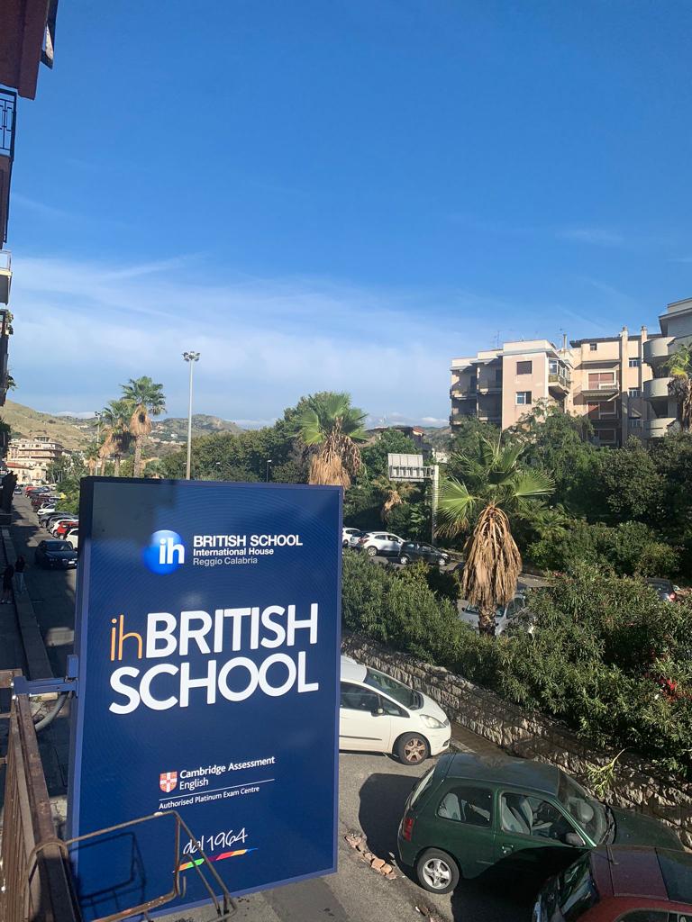 BRiTiSH SCHOOL of English