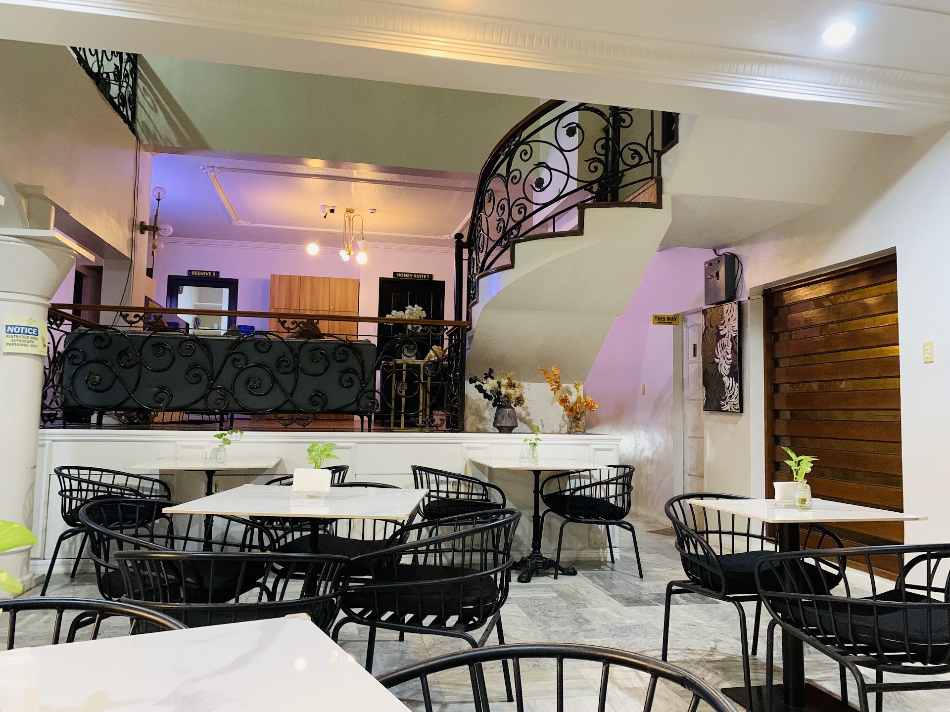 Bee Cafe Cebu