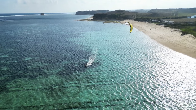 Ekas Kitesurf Center