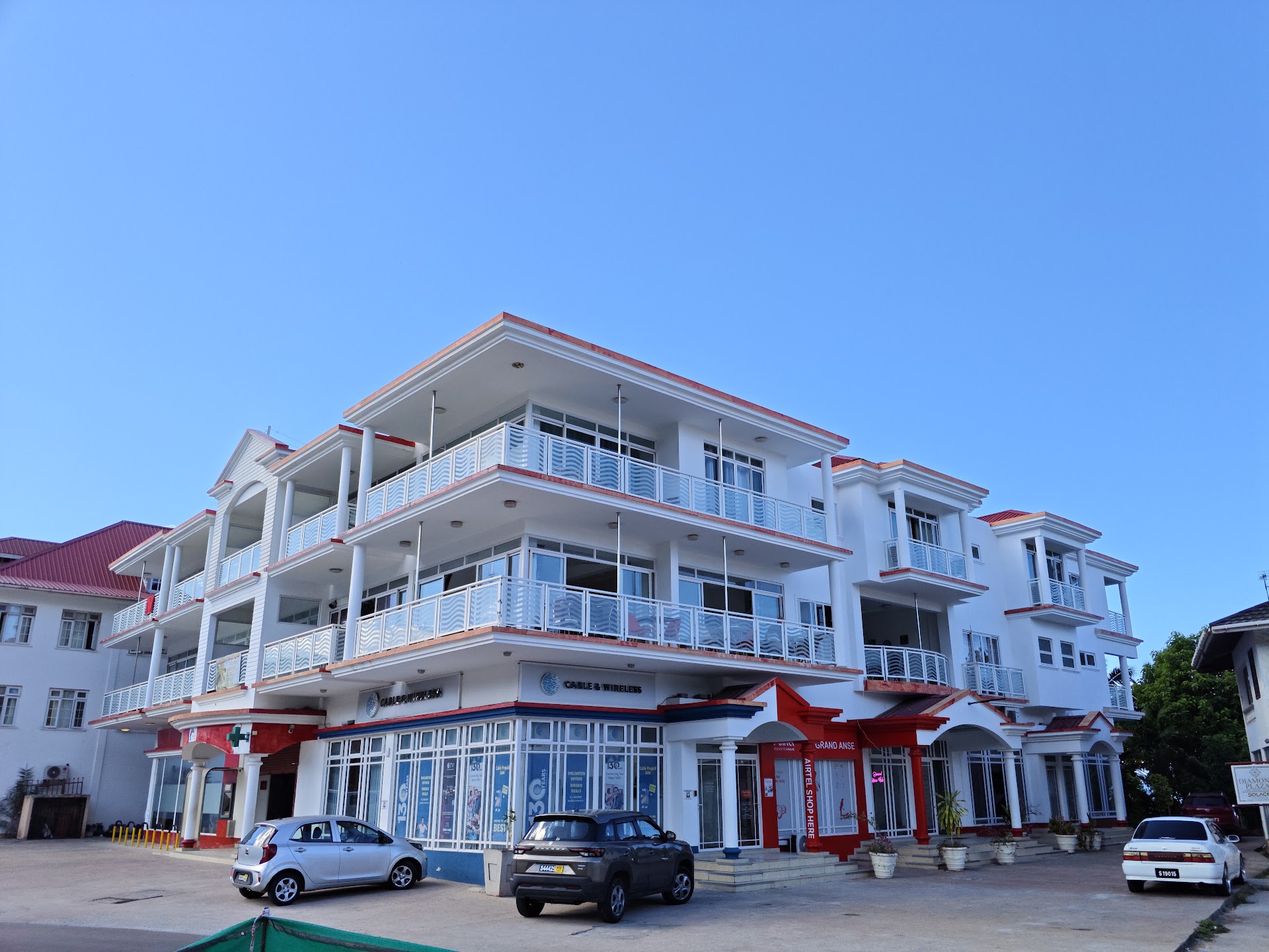 Diamond Plaza Hotel