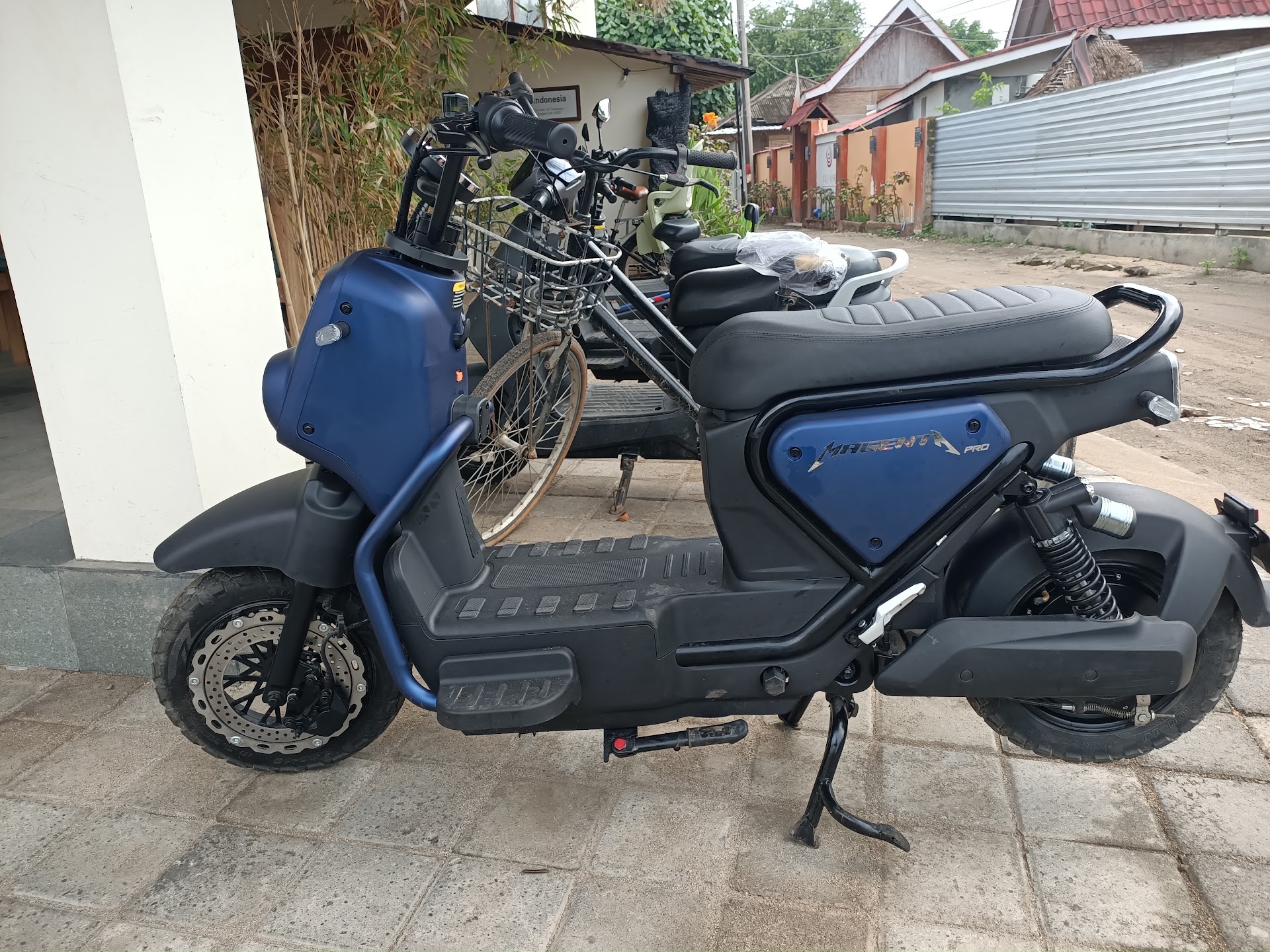 Blue marine rent bike & scoter