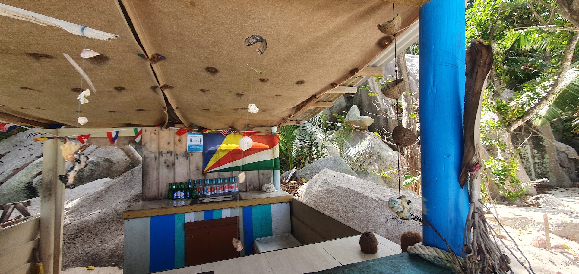 Robinson Crusoe Bar