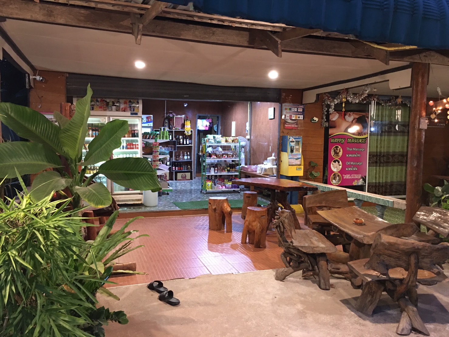 Supermarkets & Groceries in Laem Had