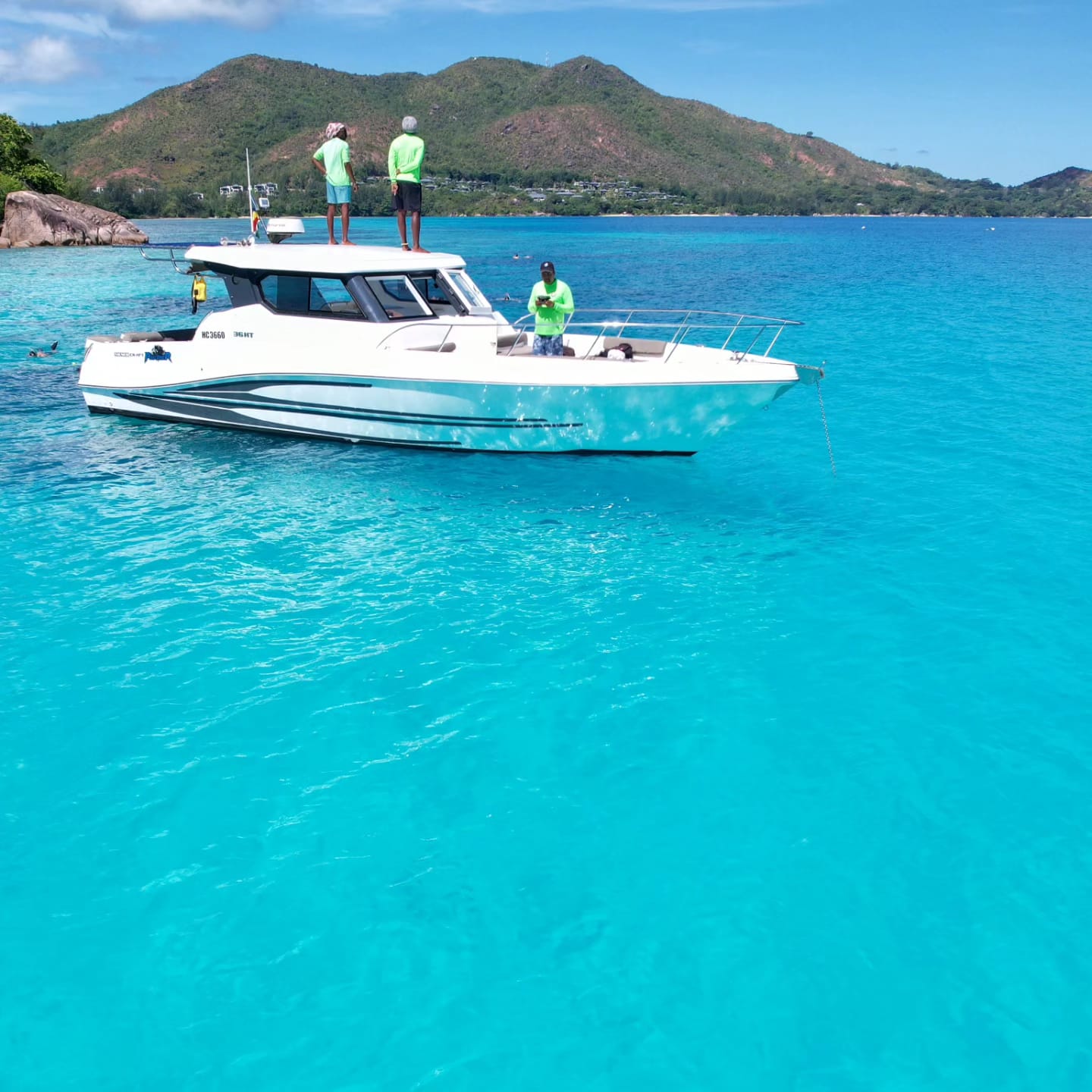 Geoli Charters - Group Tours, Private Charters & Glass Bottom Boat