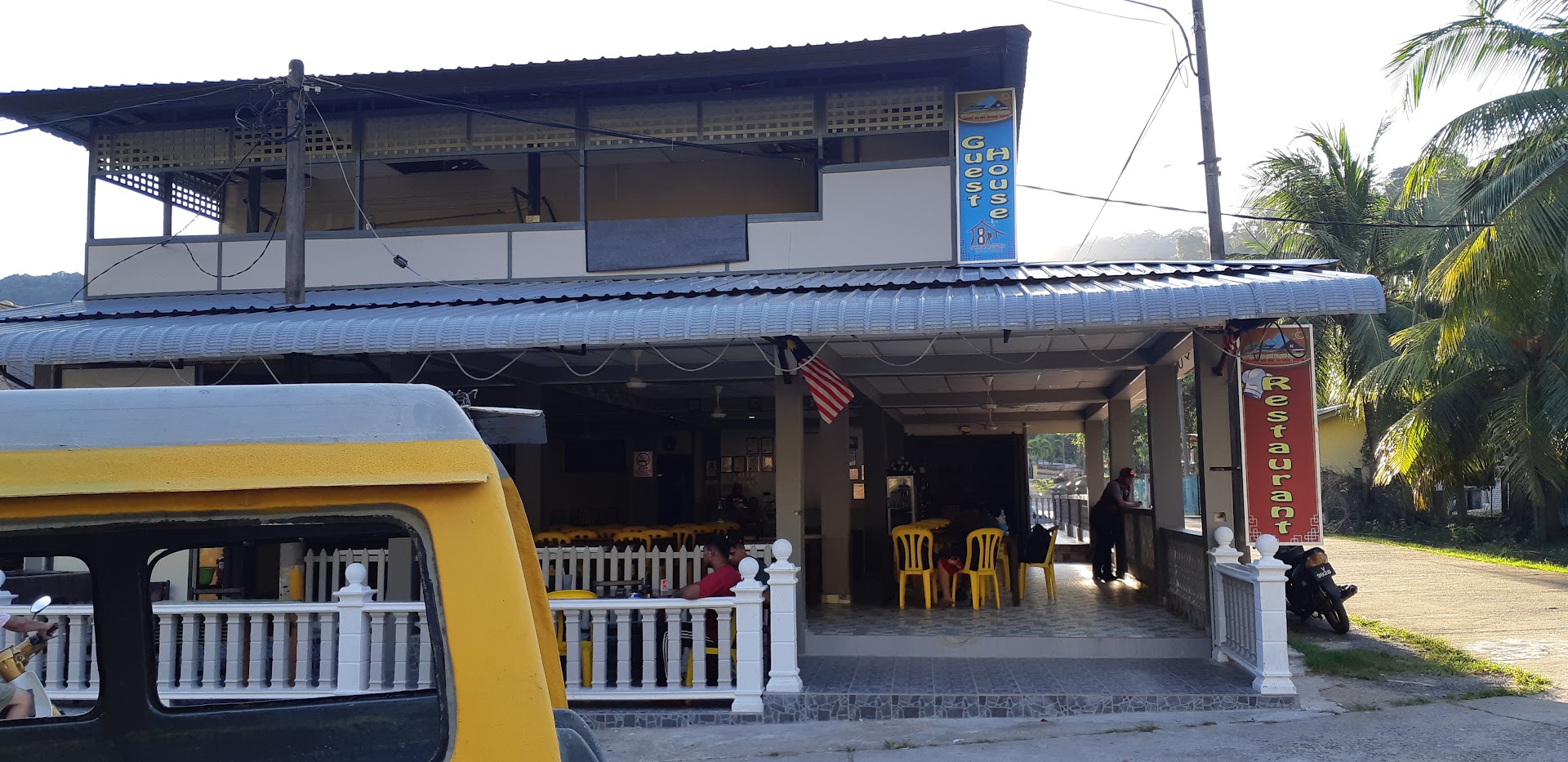 Asmadi Cafe & Restaurant & Guest House