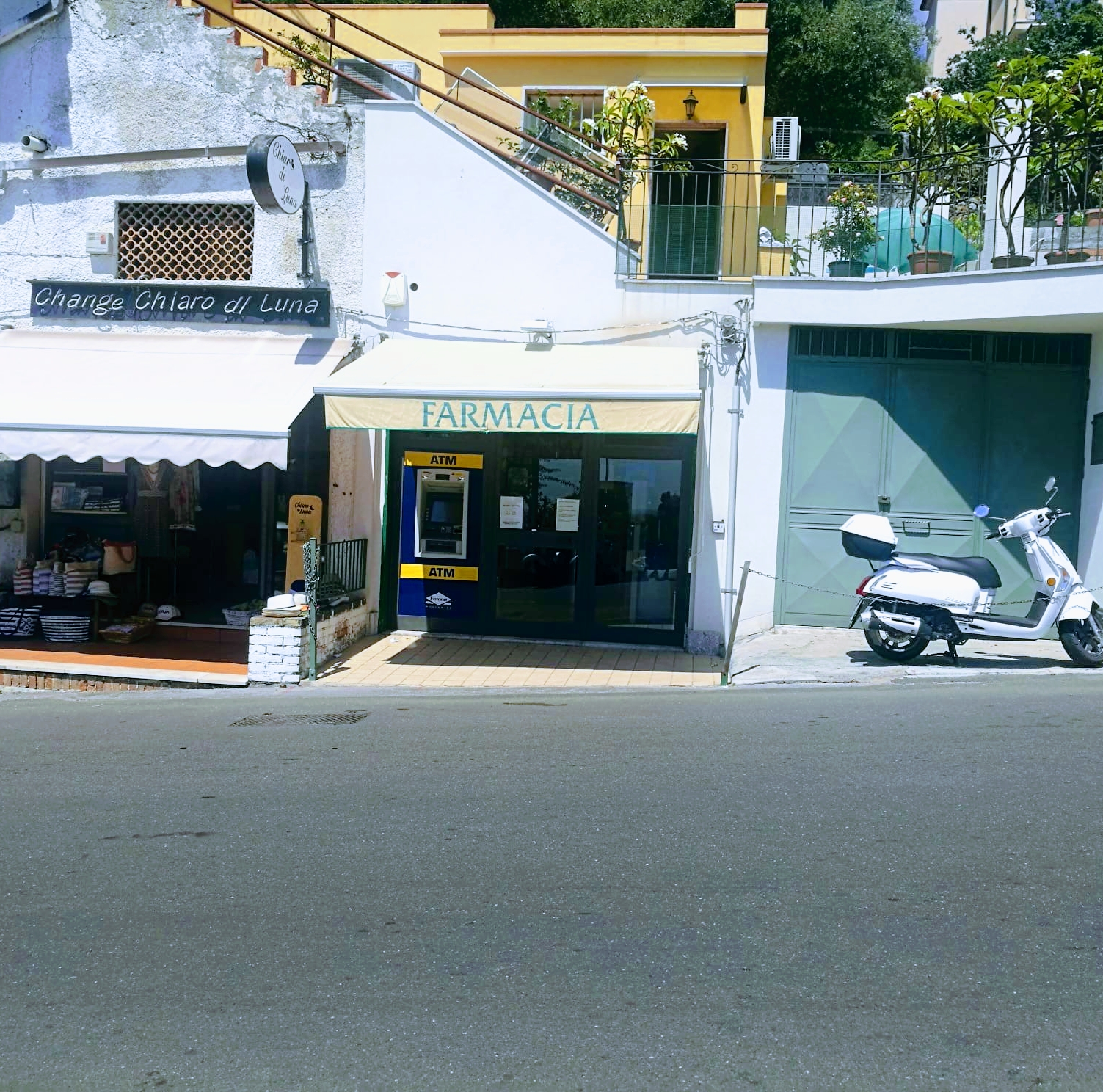 Farmacia British Pharmacy - Isola Bella