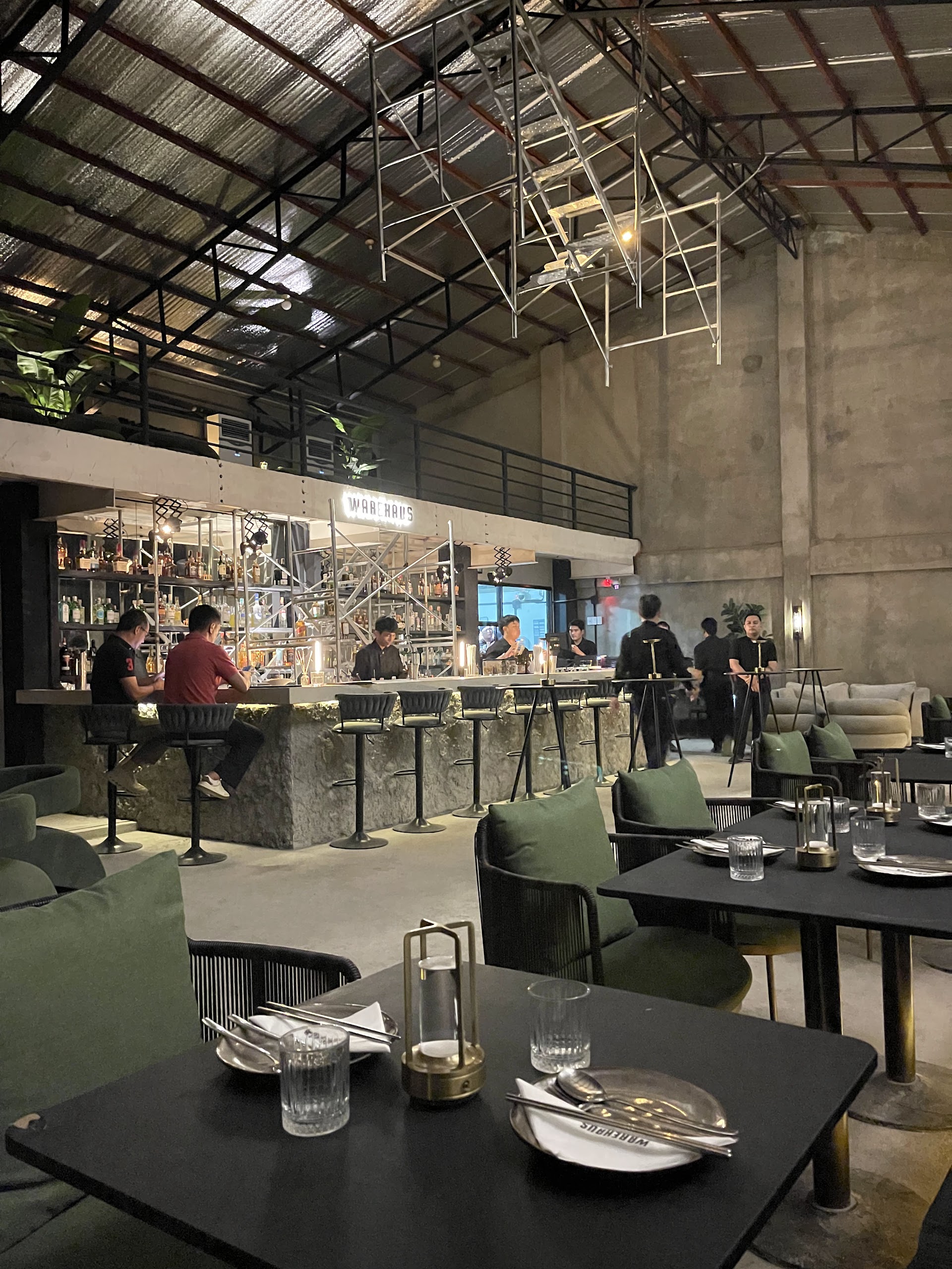WAREHAUS
