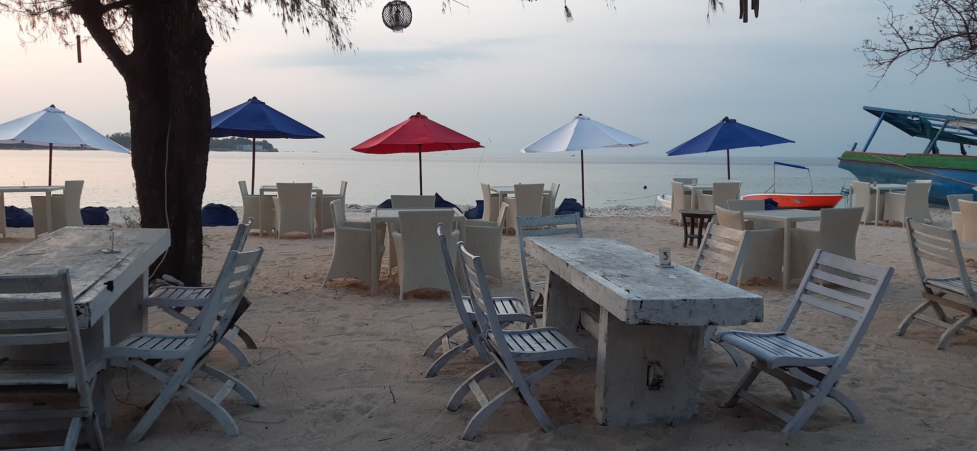 Gili Beach Bar and Bungalow