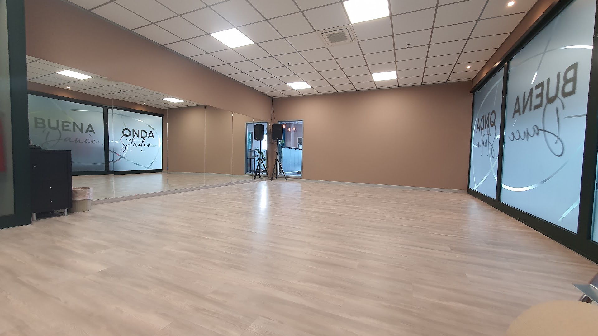 Buena Onda Dance Studio