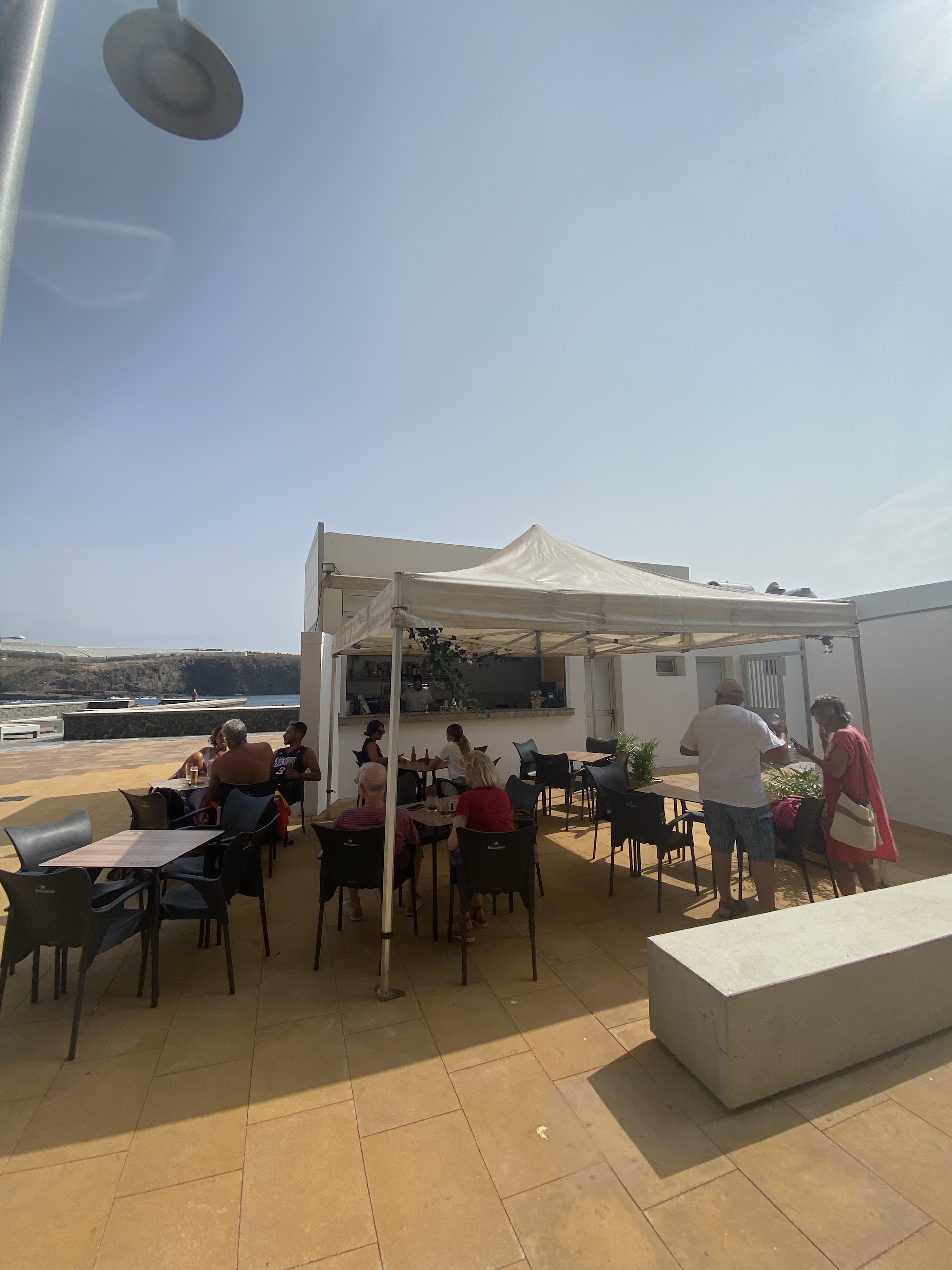 El Antojo Lounge Bar