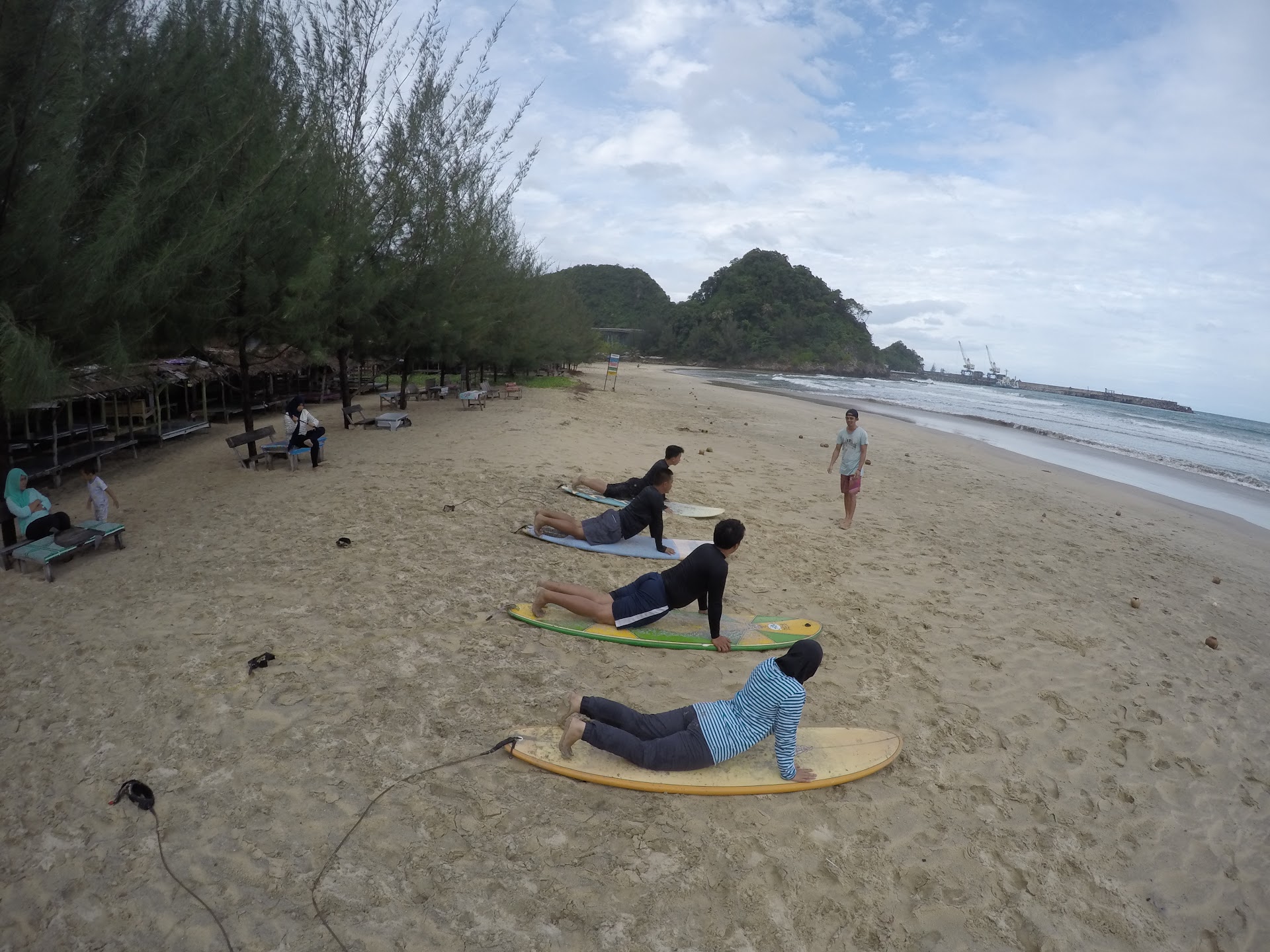 Lampuuk Surfschool