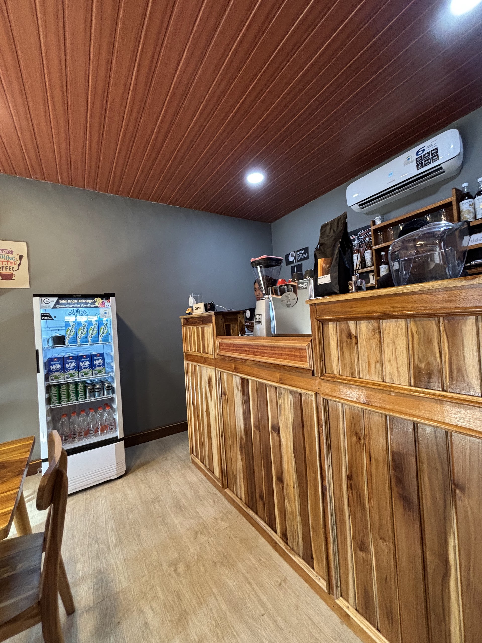 Meet Time Coffee & Eatery_Gili Trawangan
