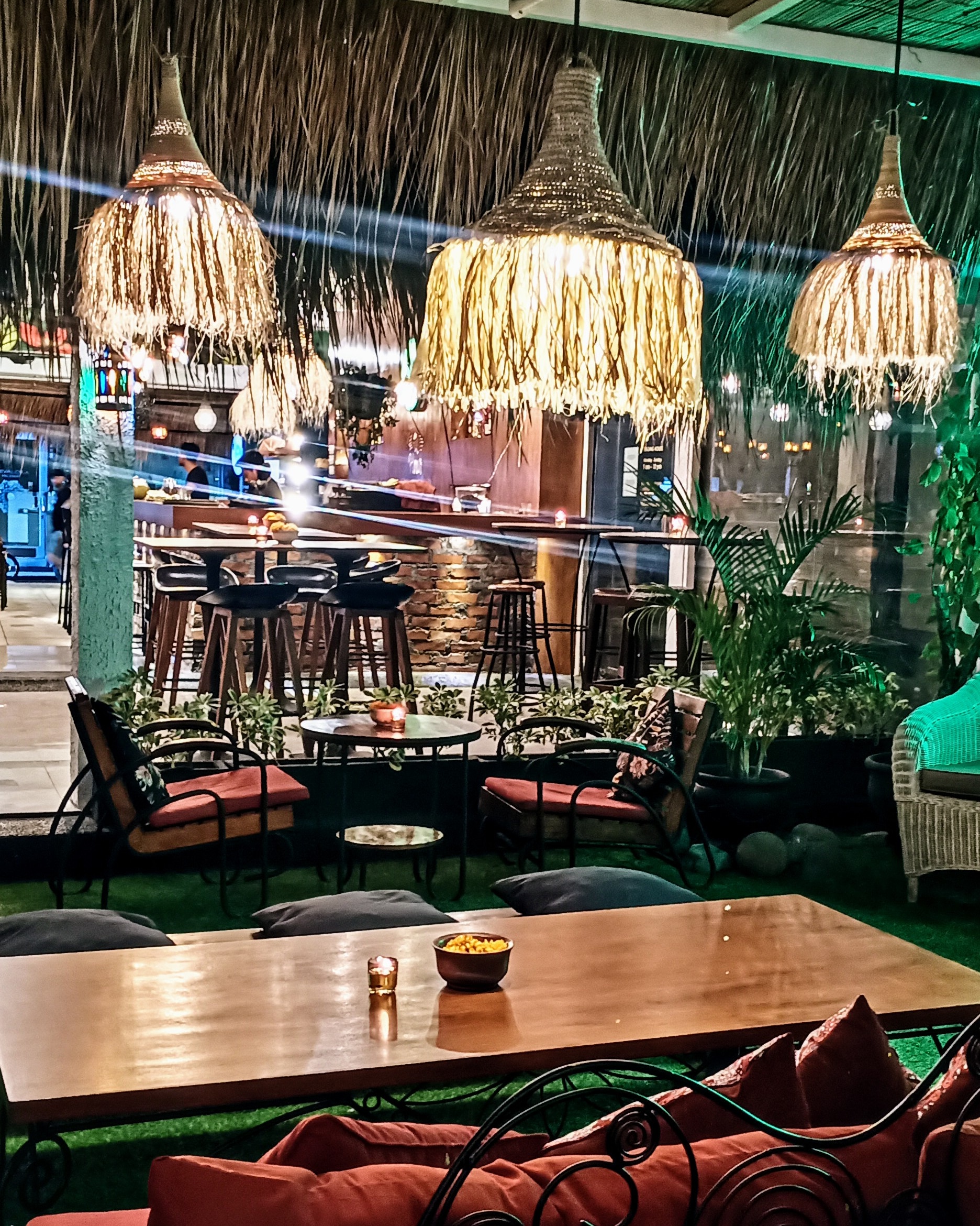 Cafe Dunia - Breakfast Coffee & Bar Seminyak Legian