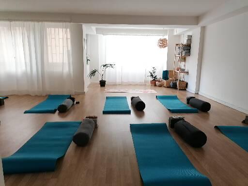 Casita Yoga Marsala